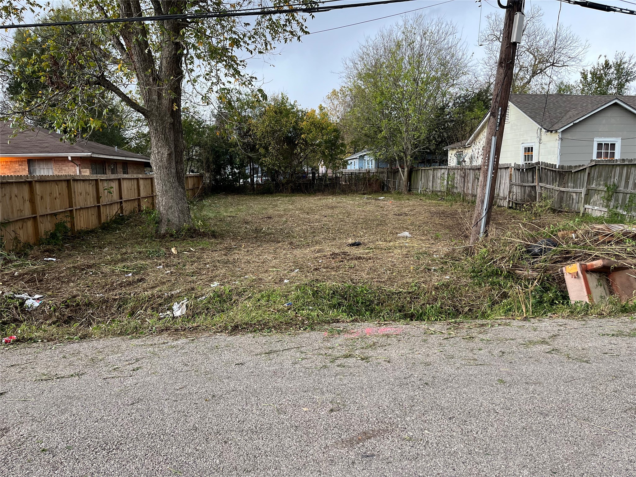 Listing photo 3