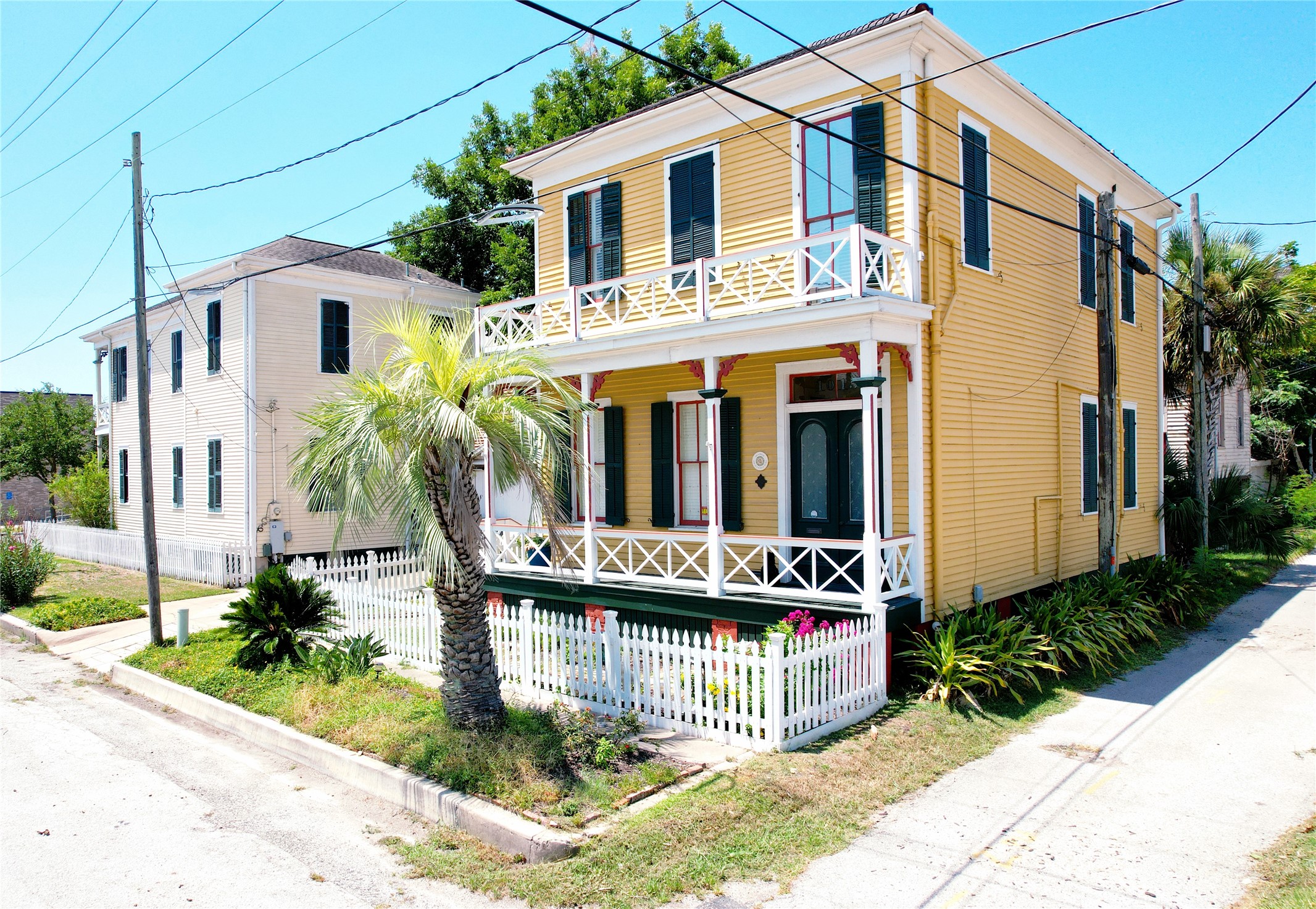 Listing photo 2