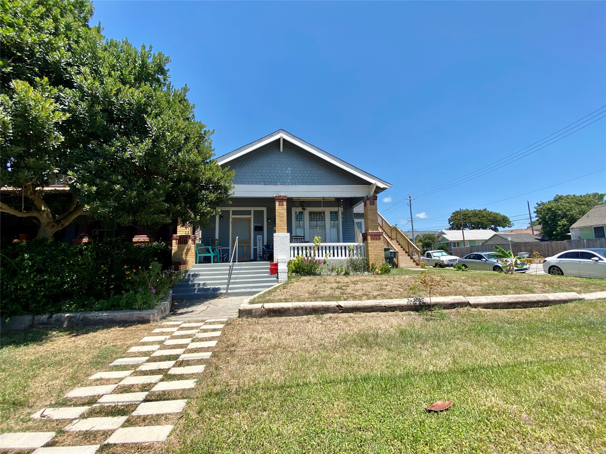 Listing photo 2