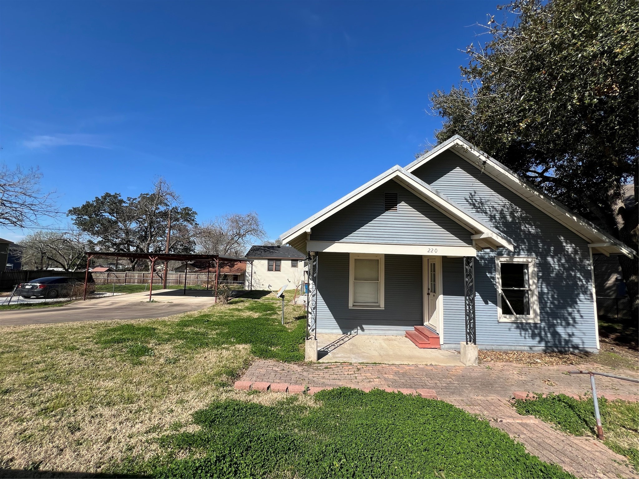Listing photo 1