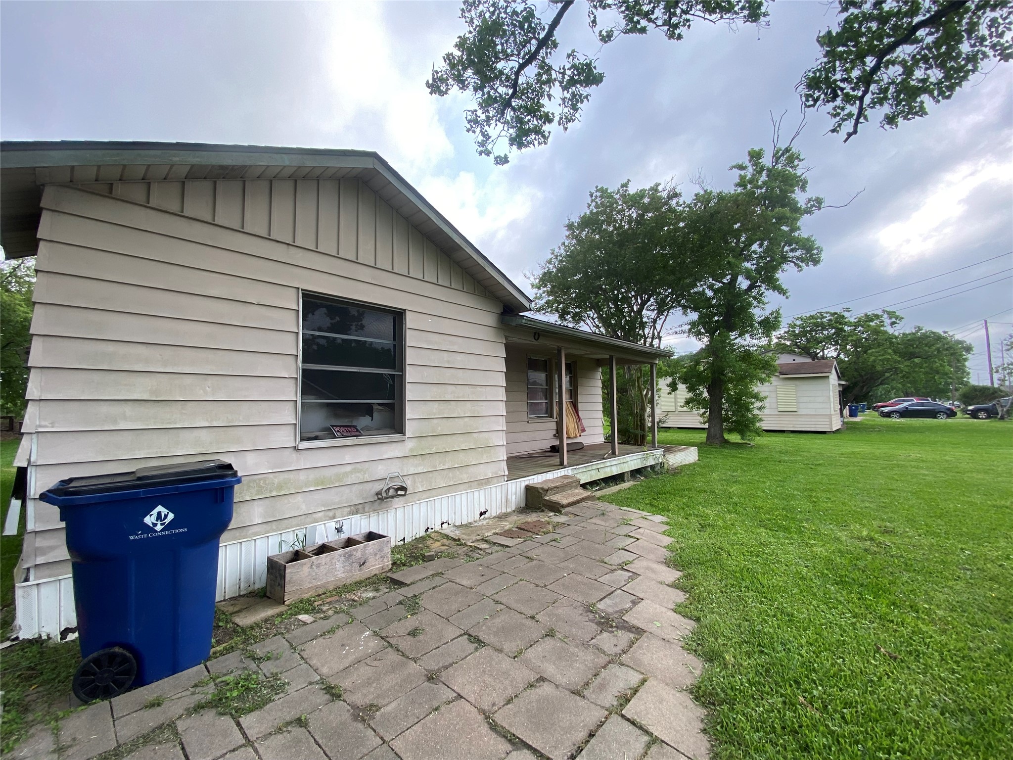 Listing photo 1