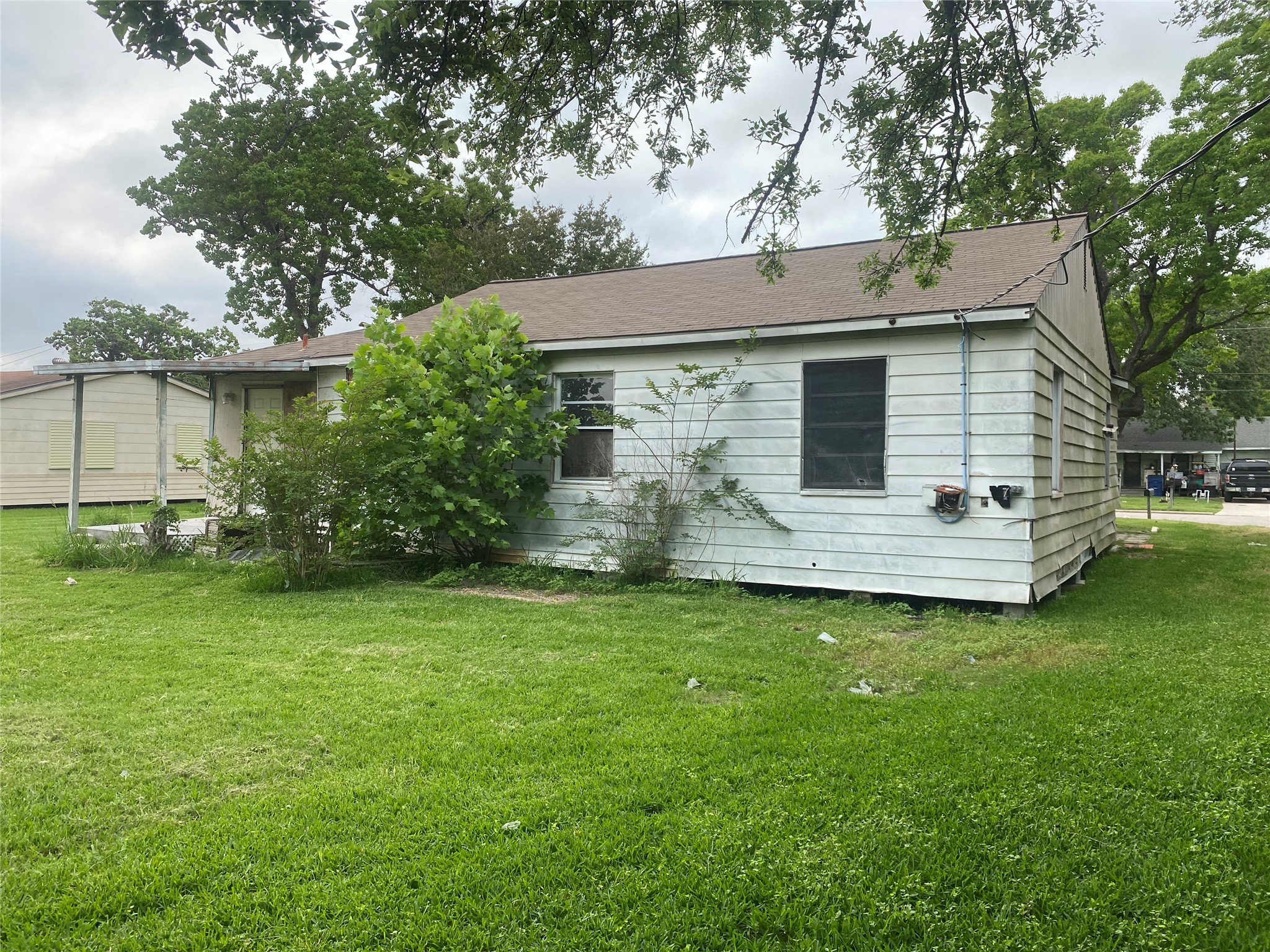 Listing photo 1
