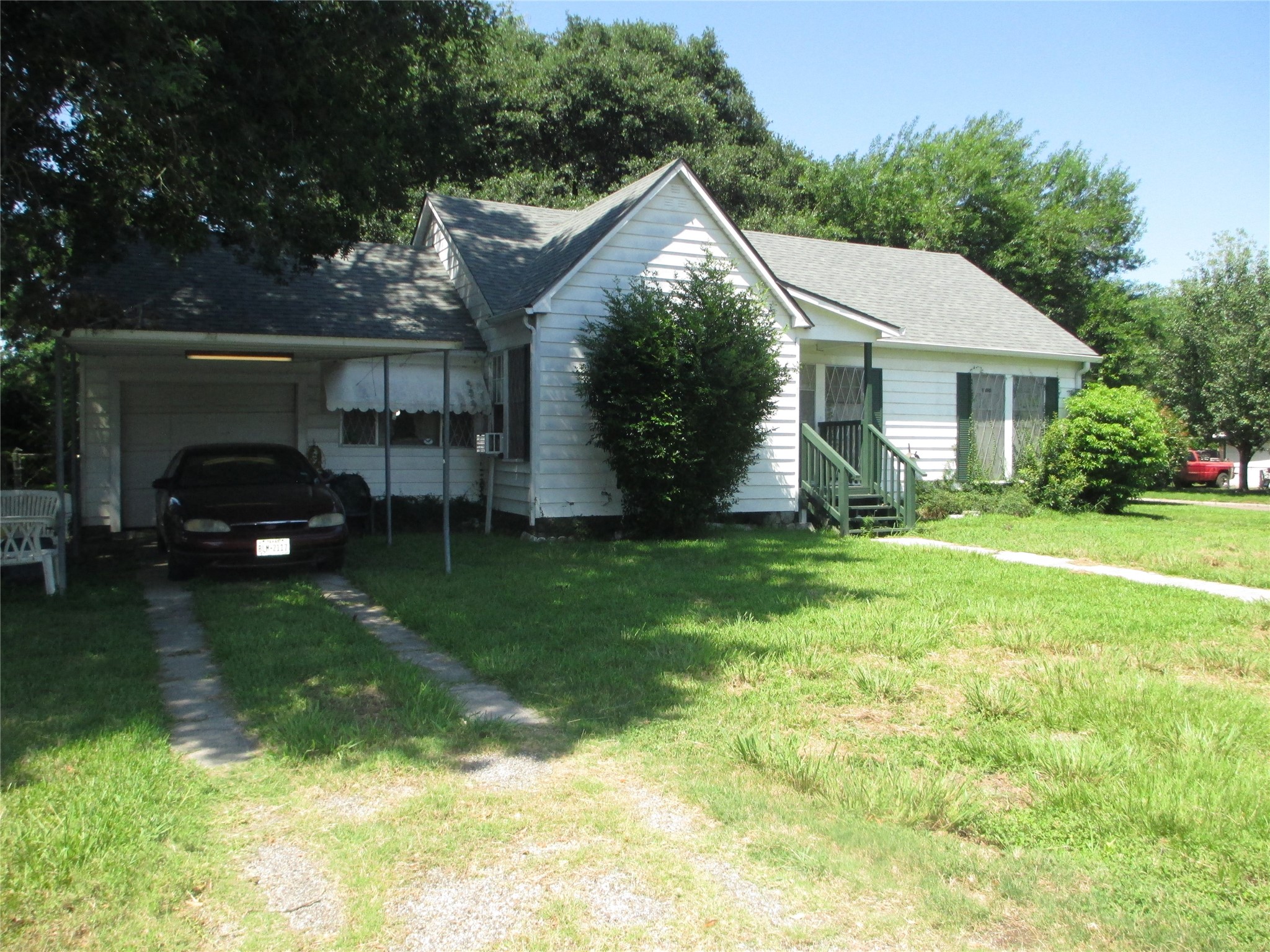 Listing photo 1