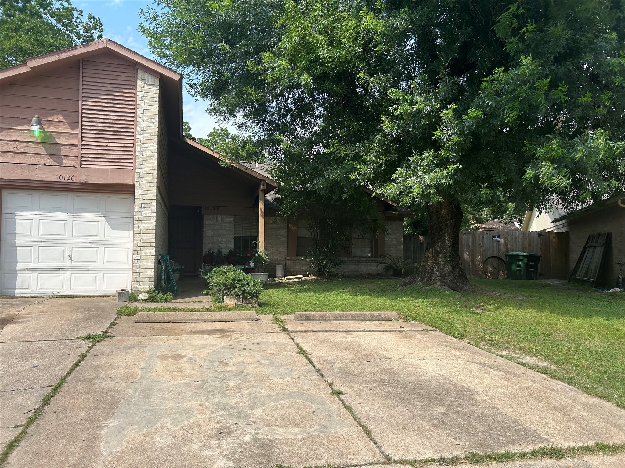 Listing photo 1