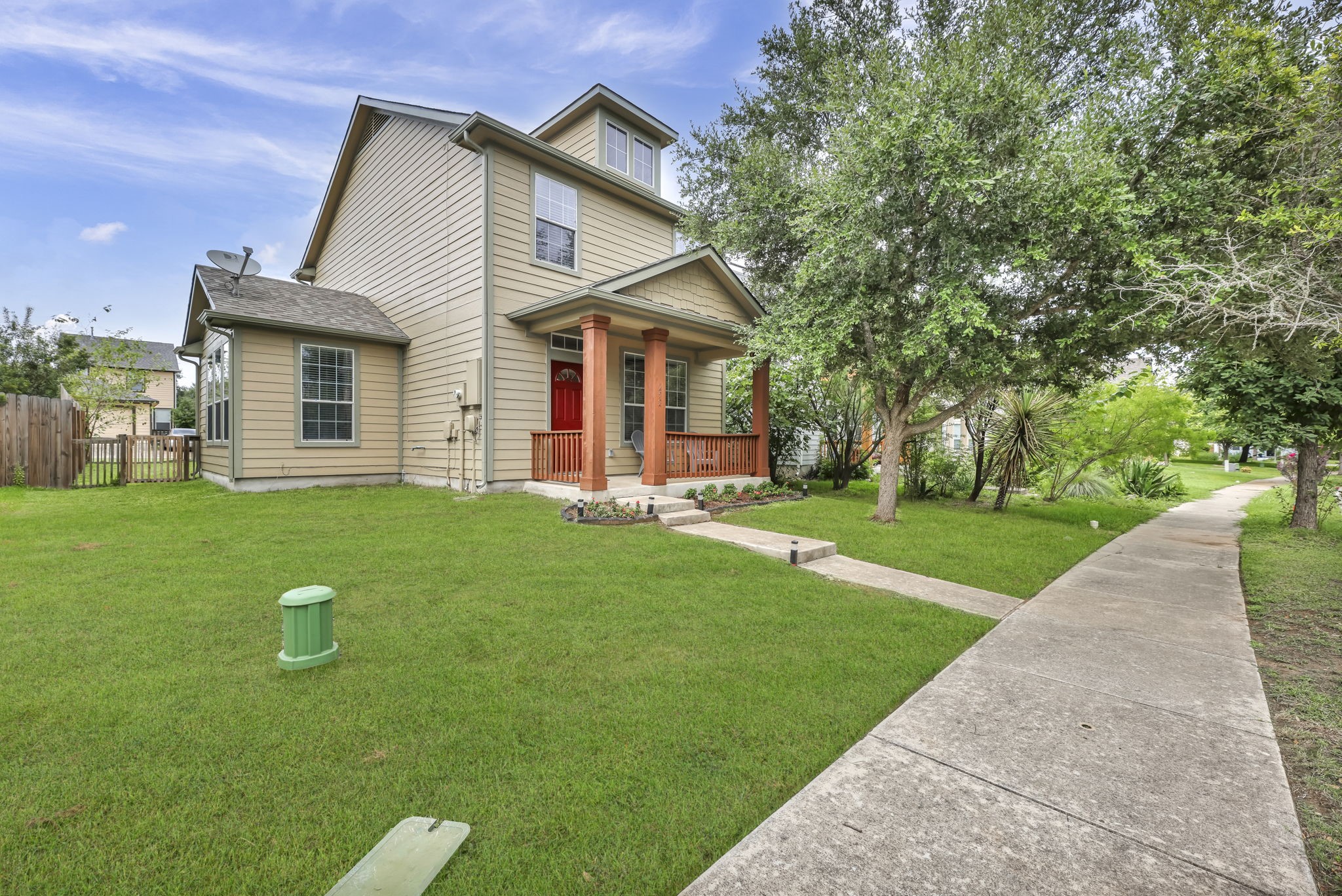 Listing photo 3