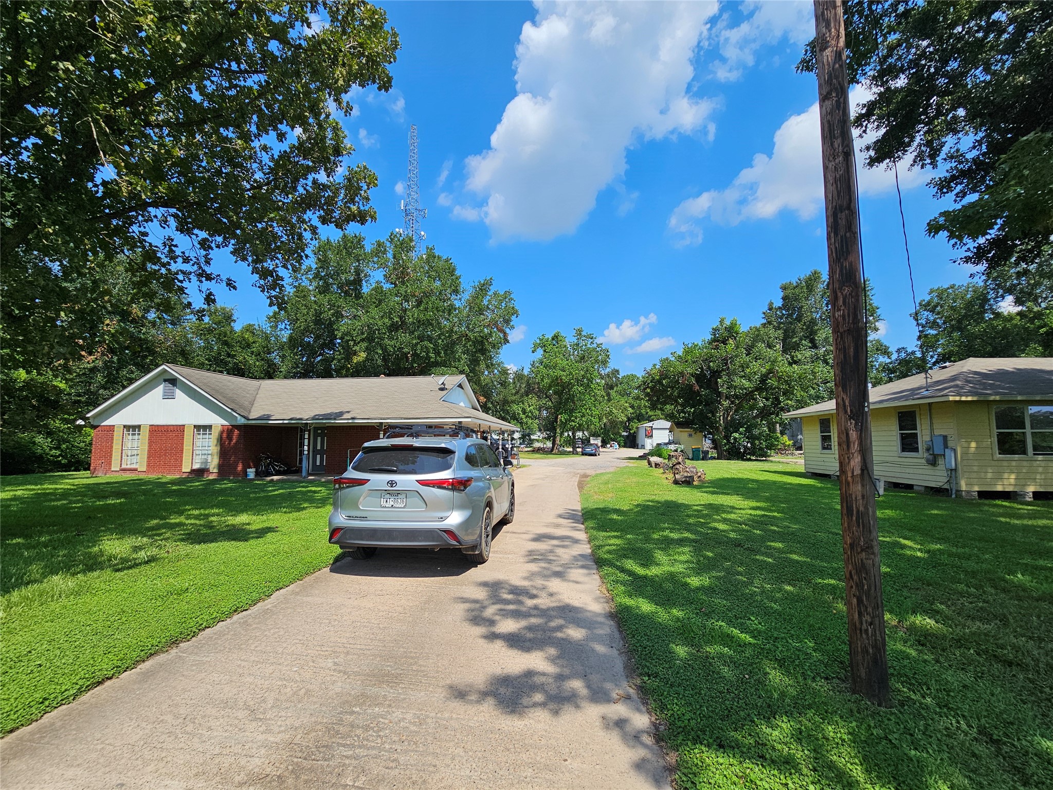Listing photo 3