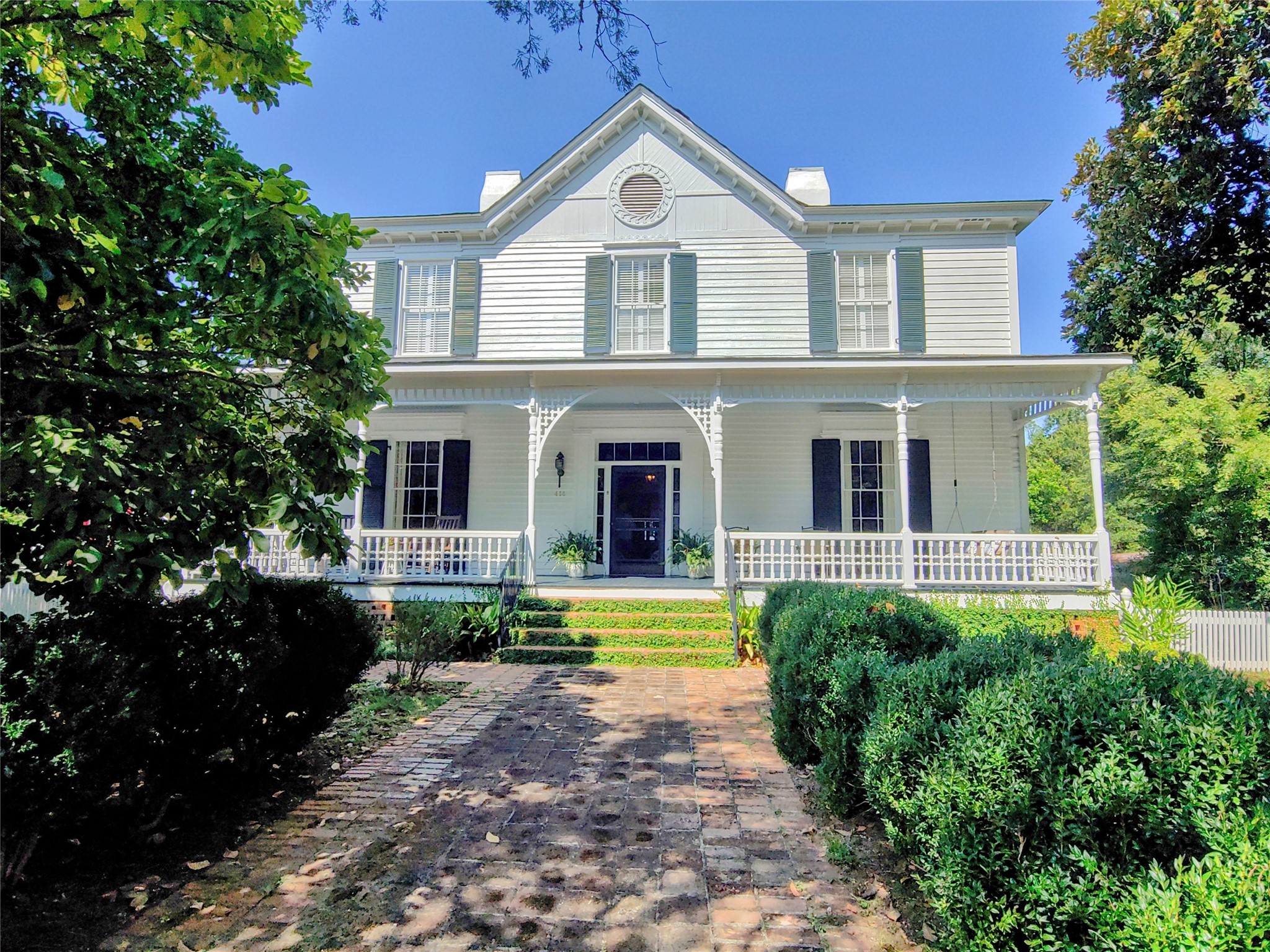 Listing photo 1