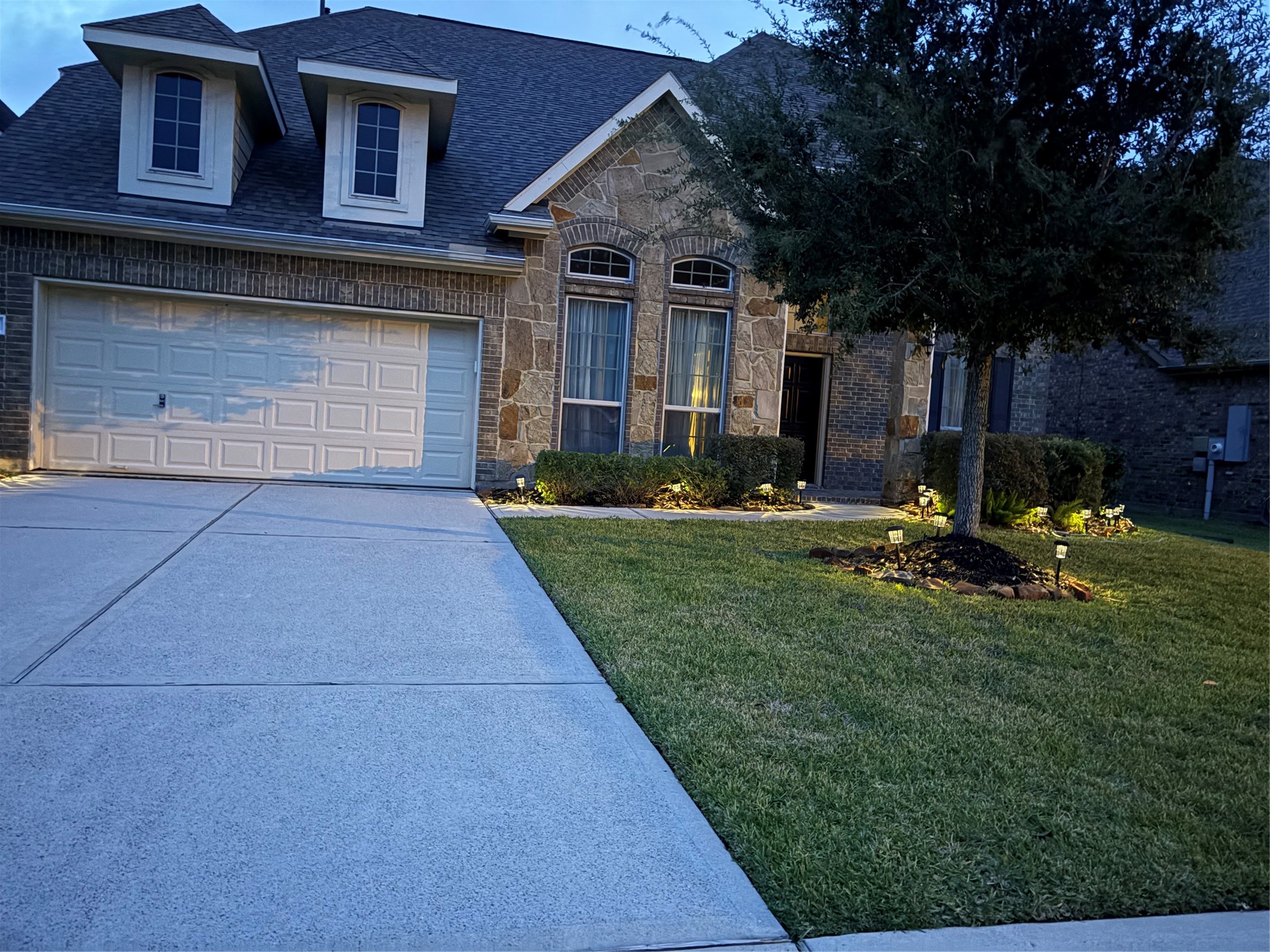 Listing photo 1