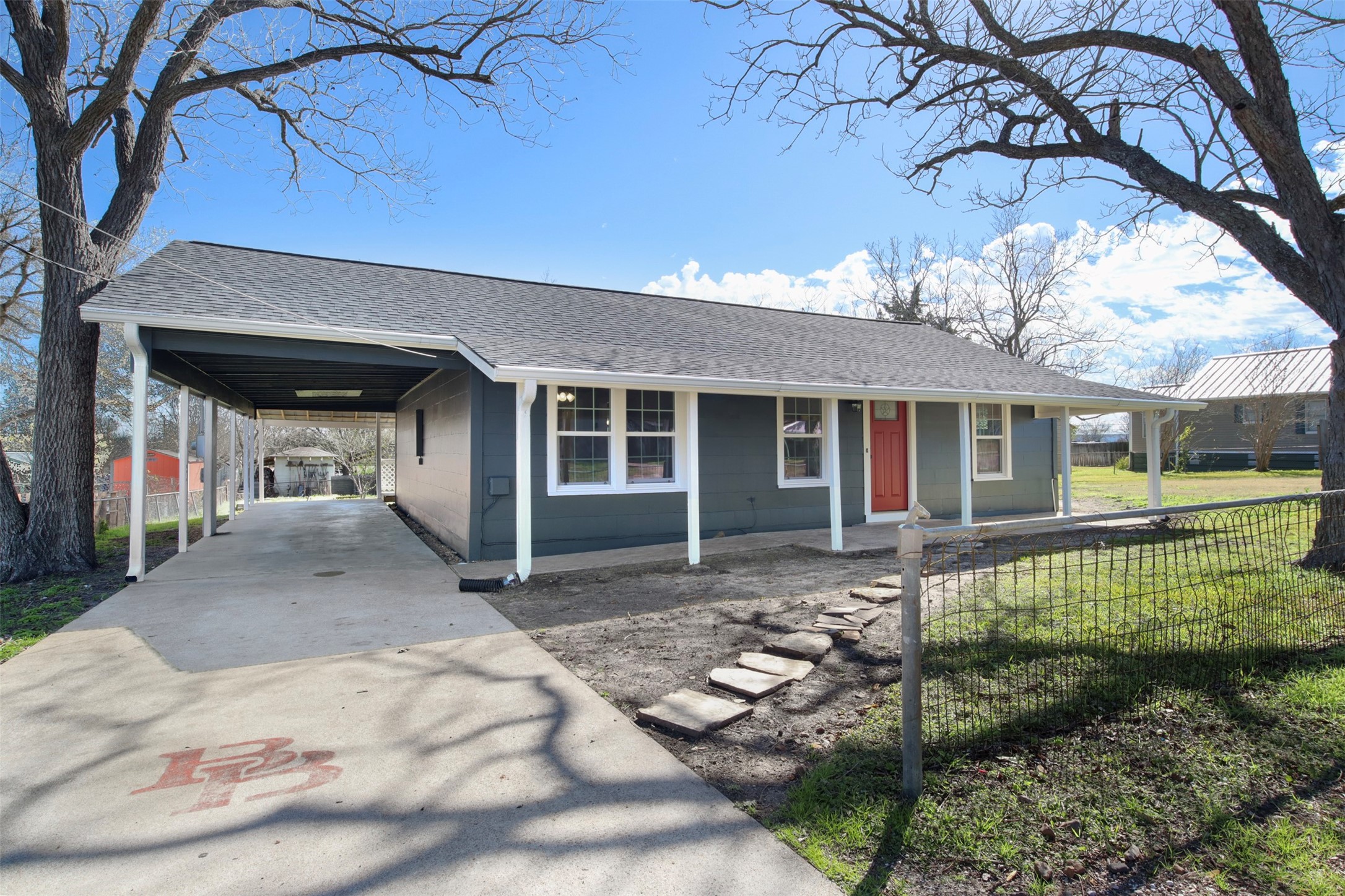 Listing photo 1