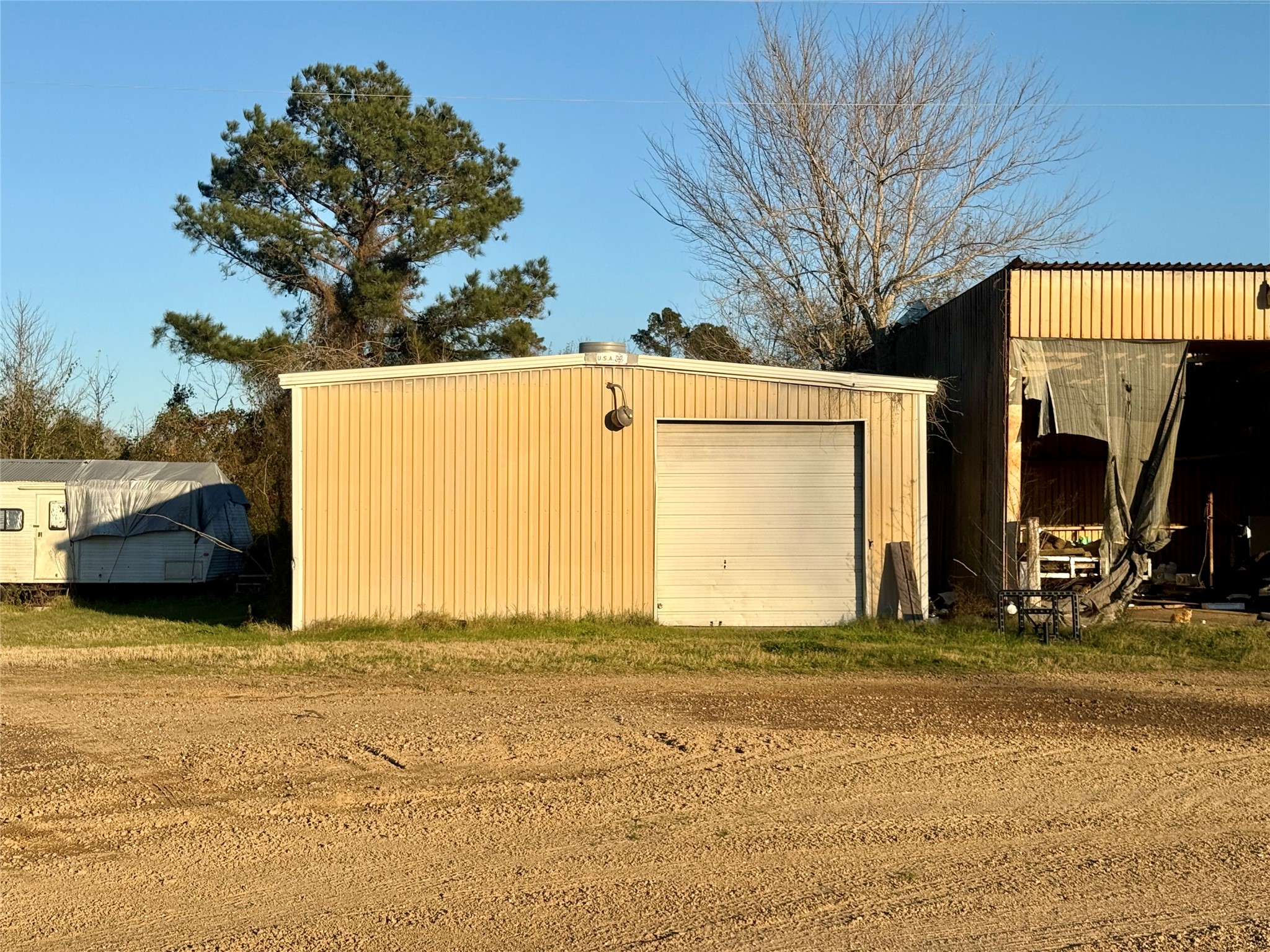 Listing photo 4