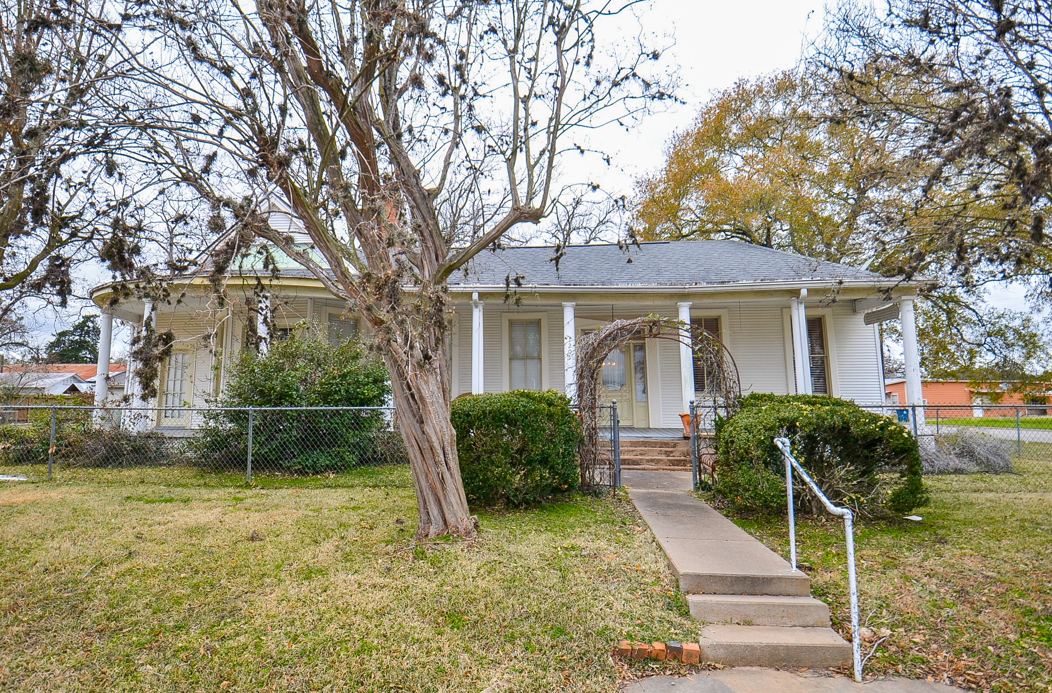 Listing photo 3