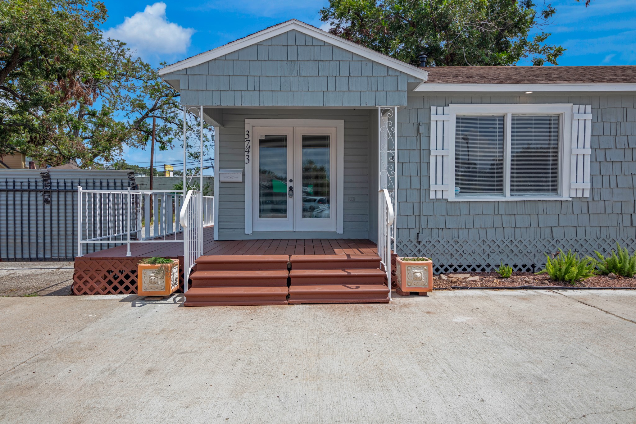 Listing photo 4