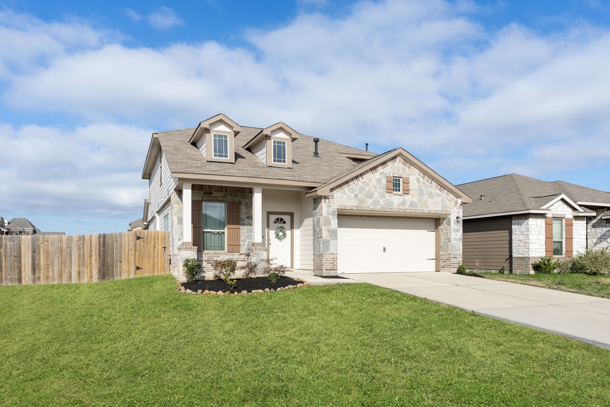 Listing photo 1