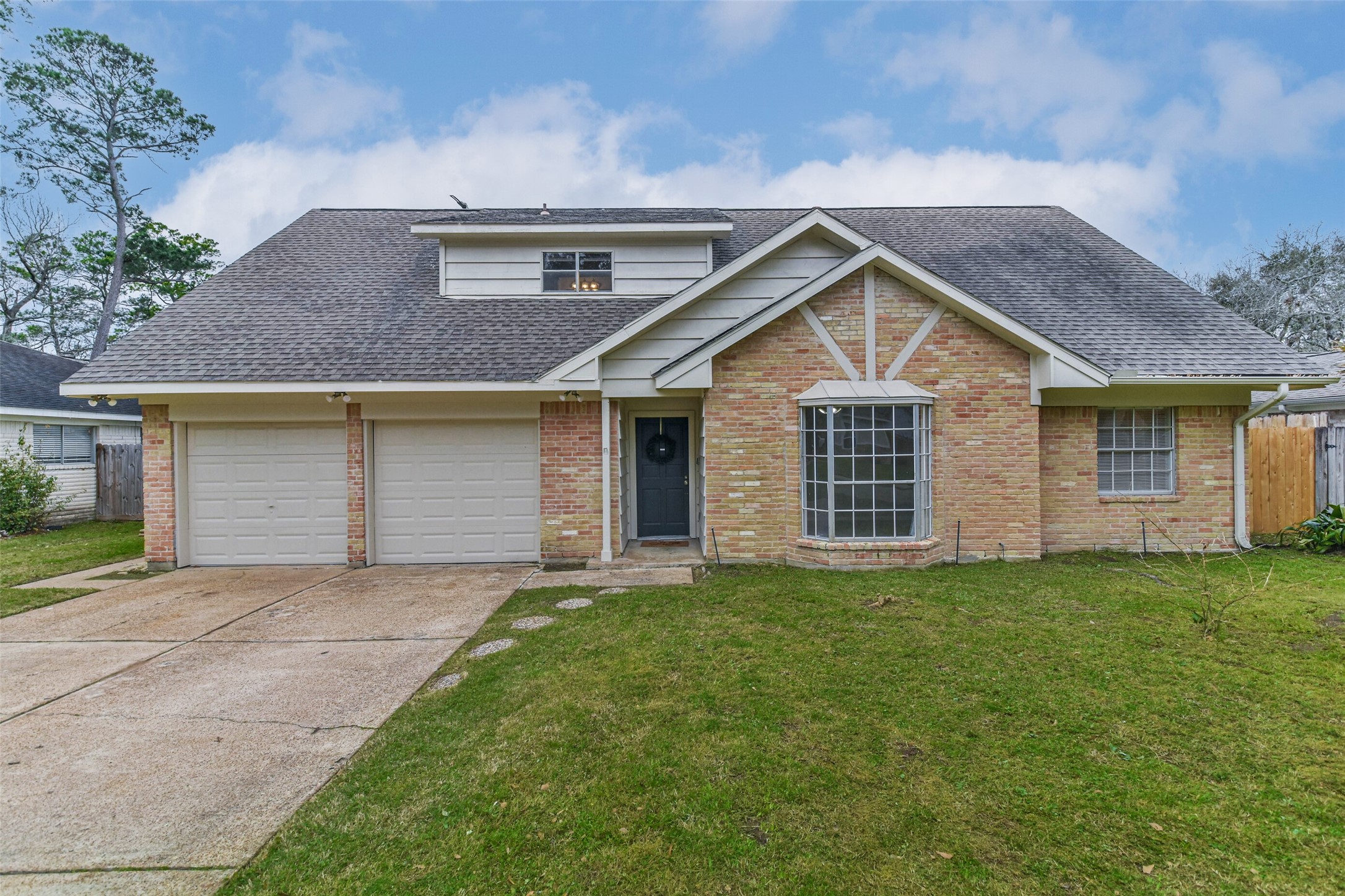 Listing photo 1