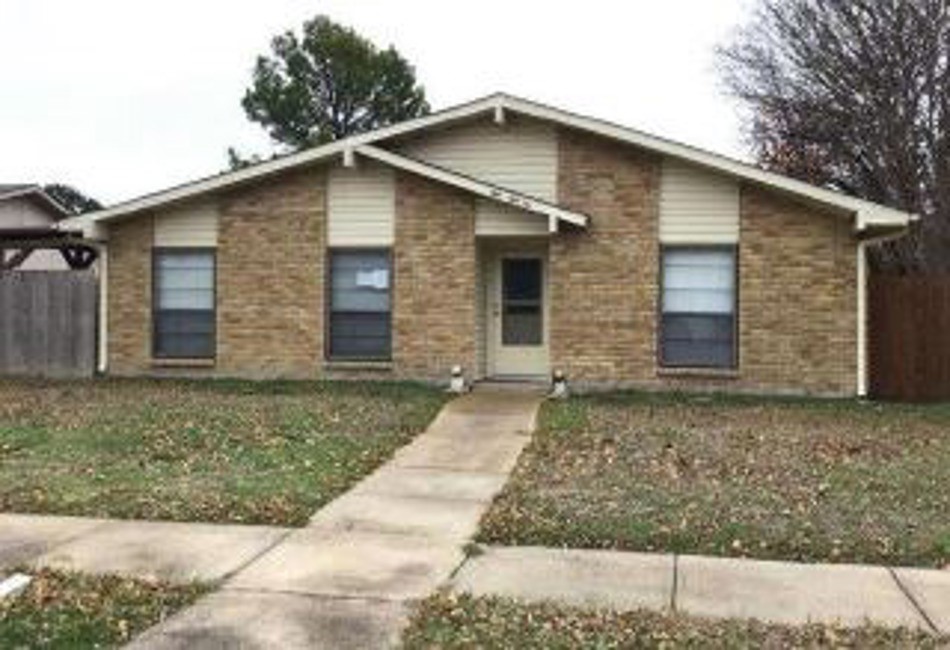 Listing photo 1