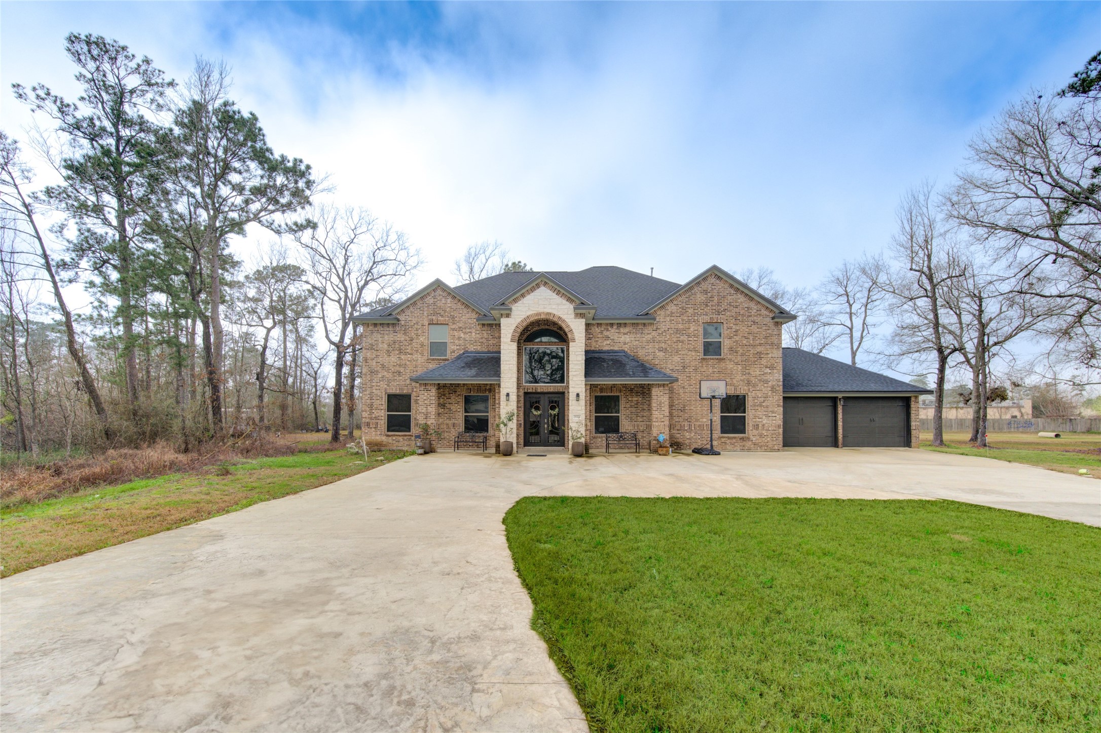 Listing photo 1