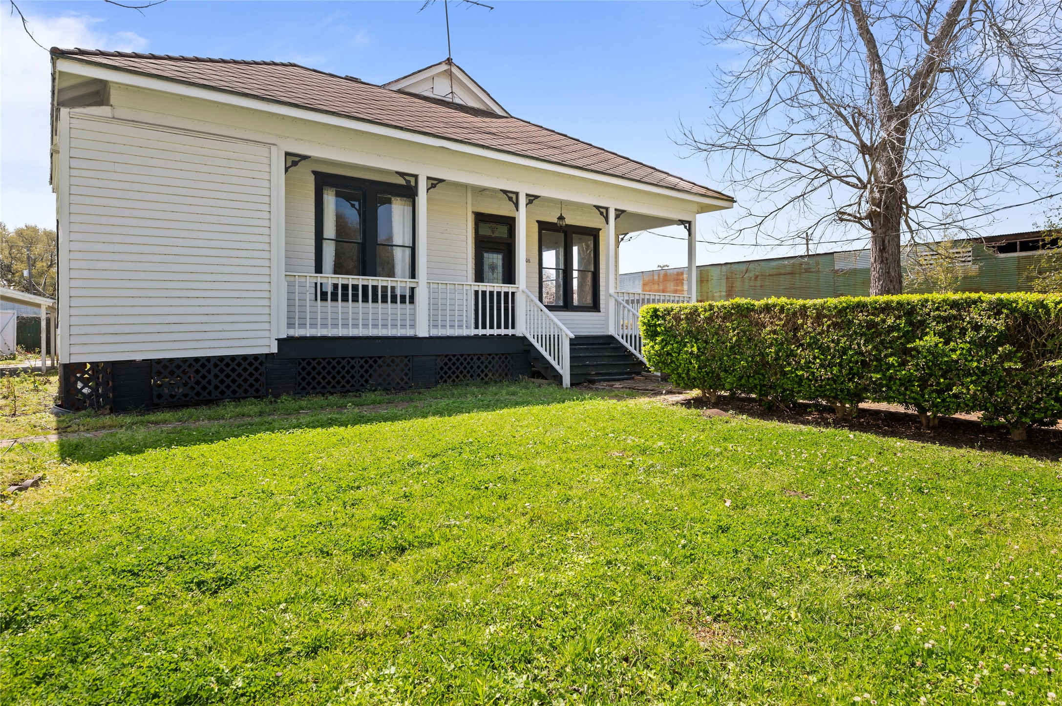 Listing photo 3