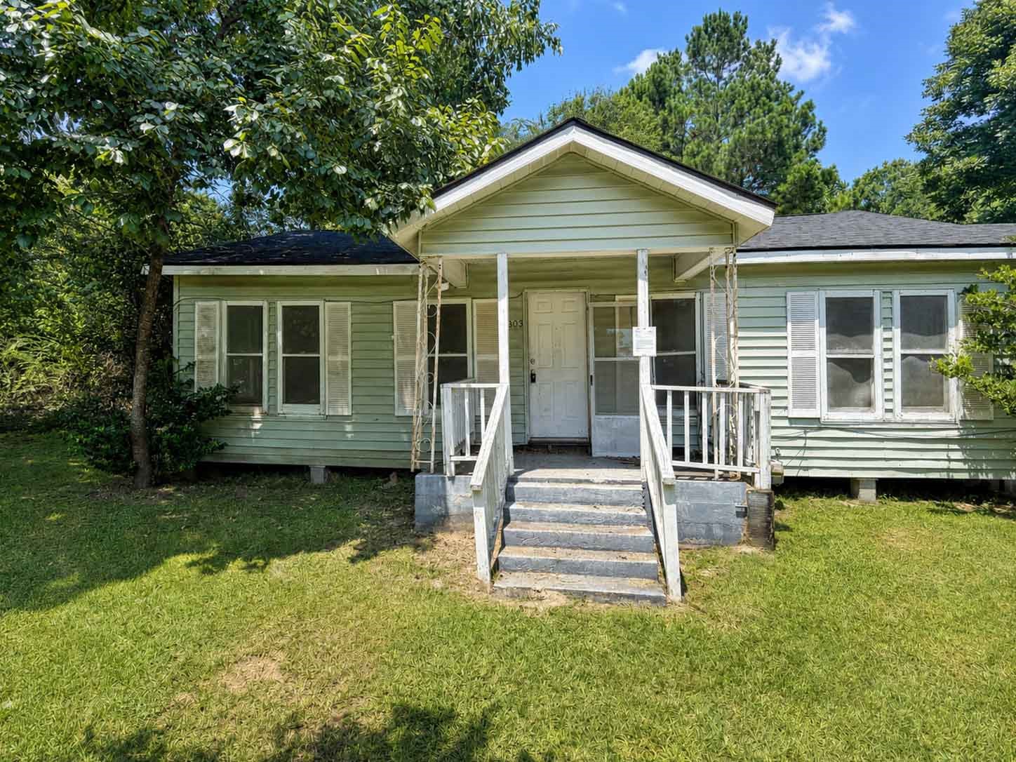 Listing photo 2