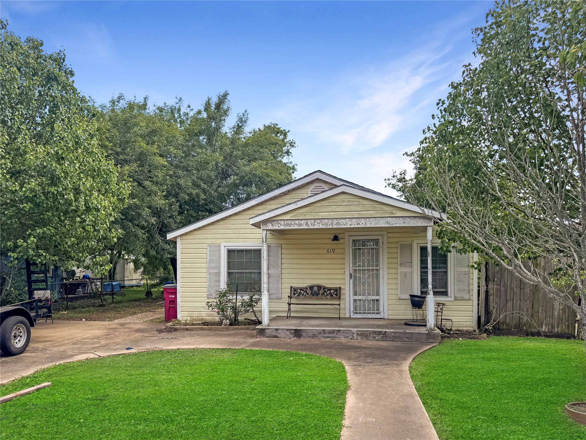 Listing photo 1