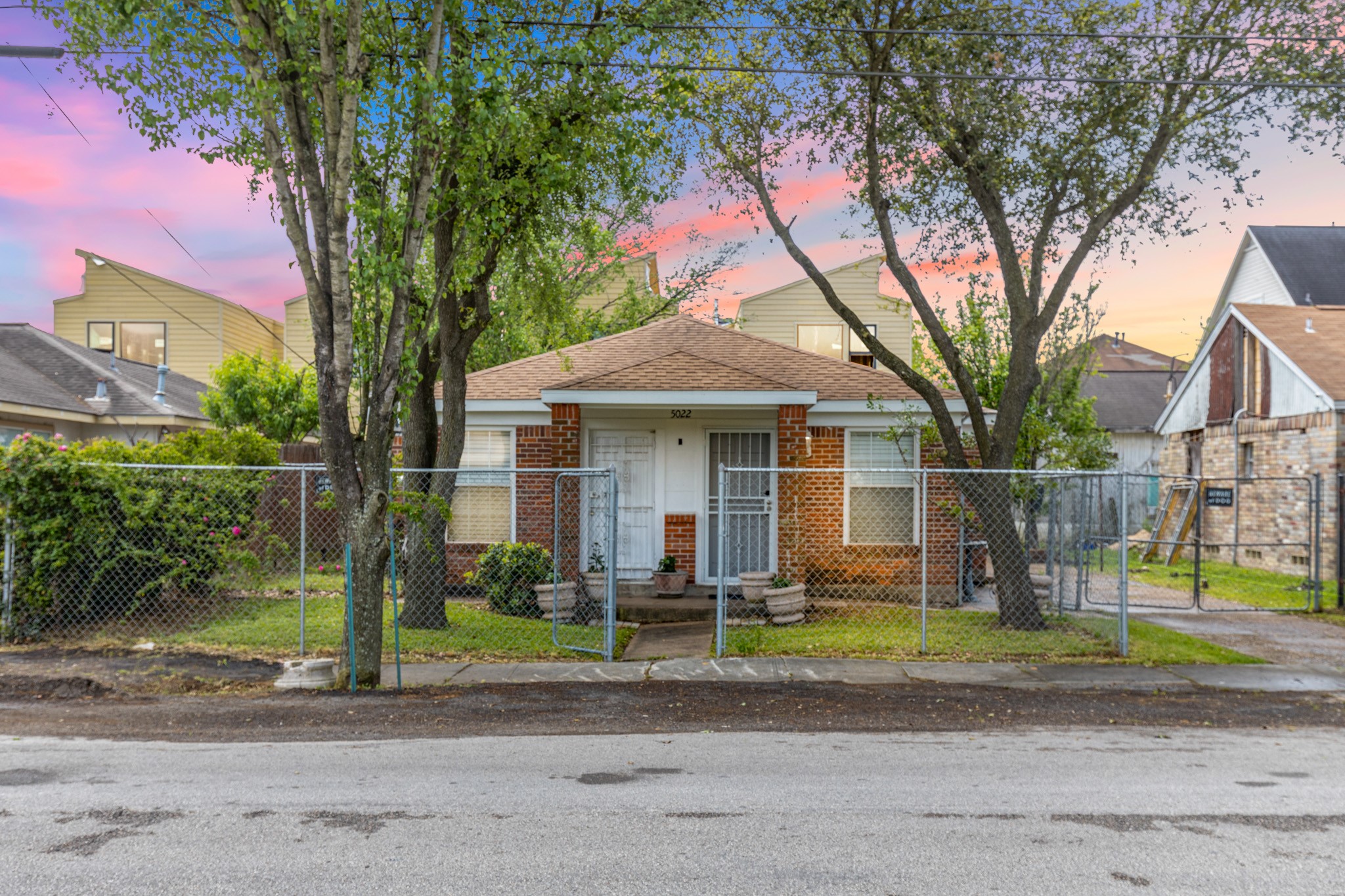 Listing photo 1