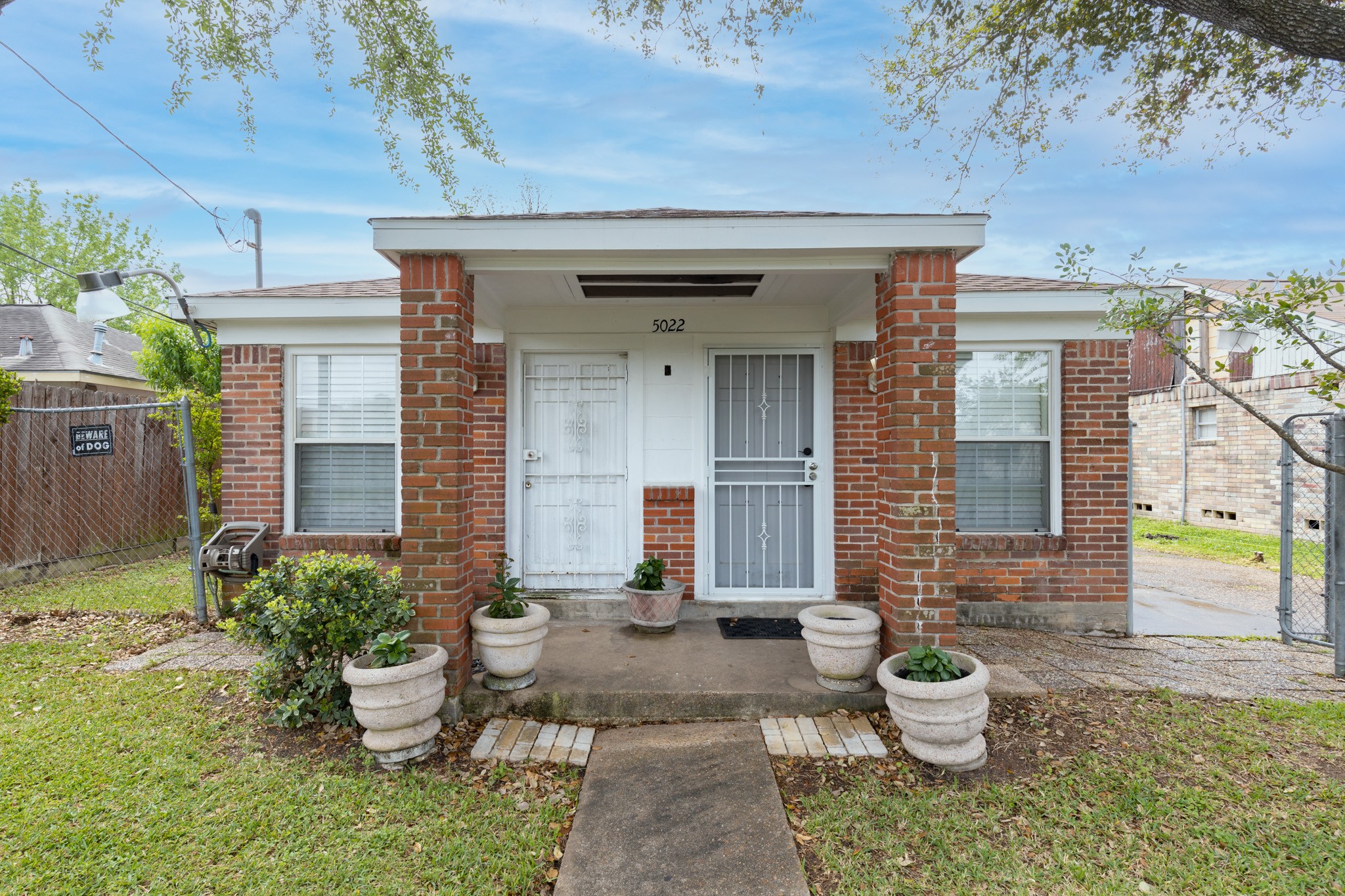 Listing photo 1