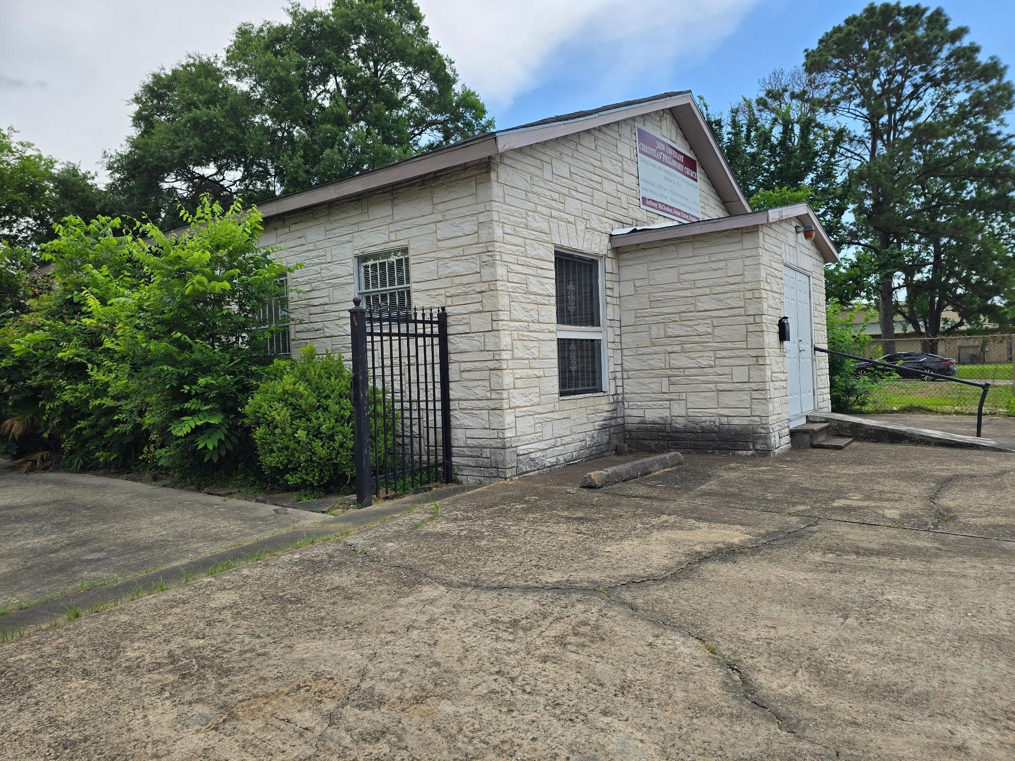 Listing photo 5