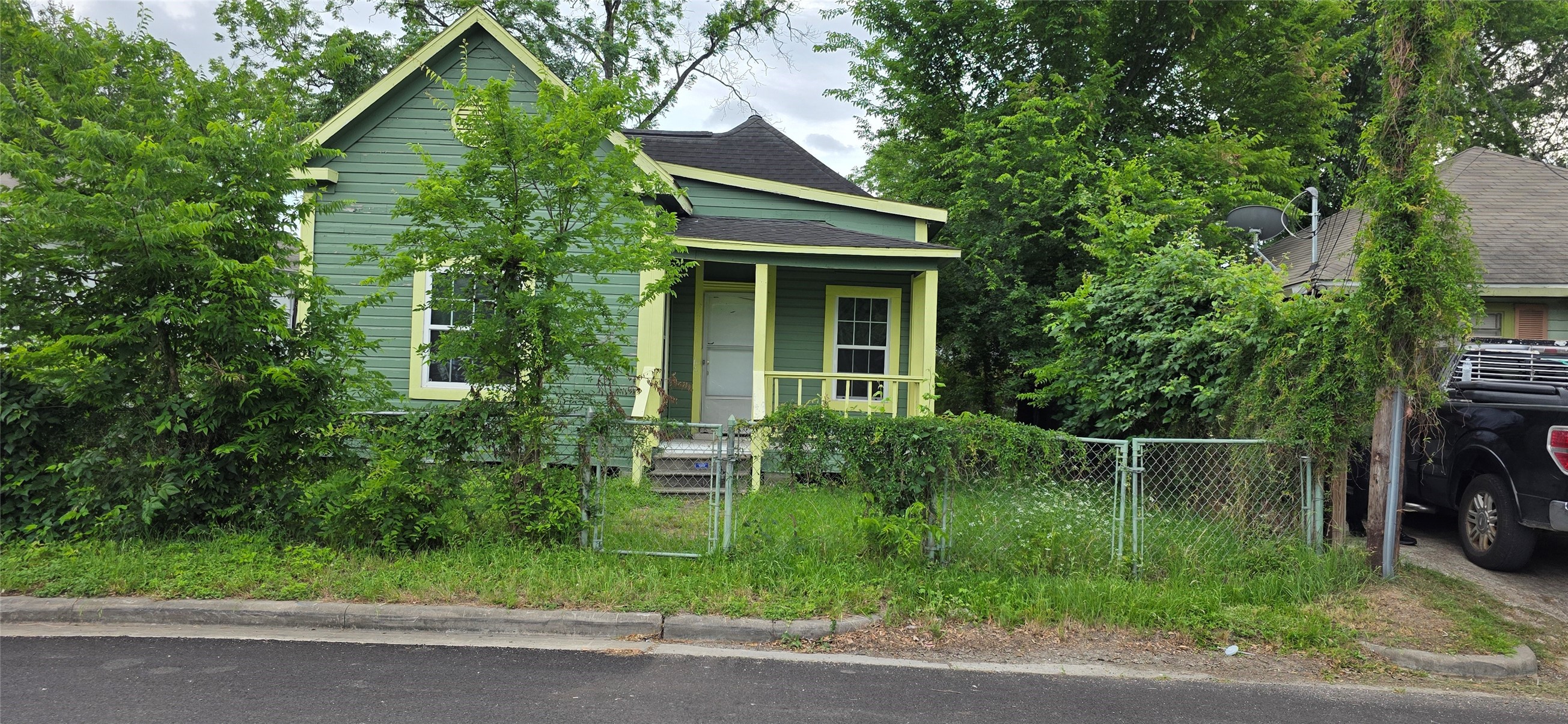 Listing photo 1