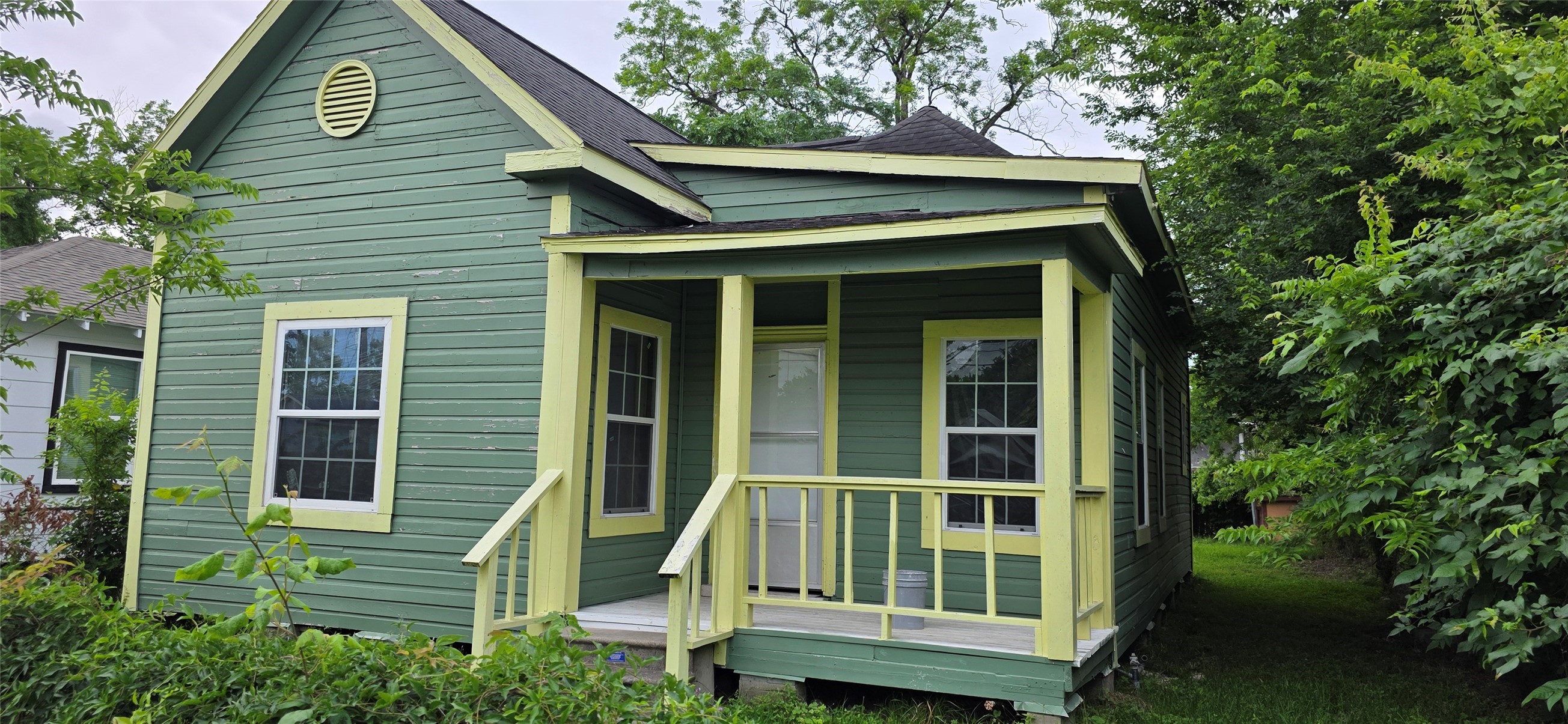 Listing photo 1