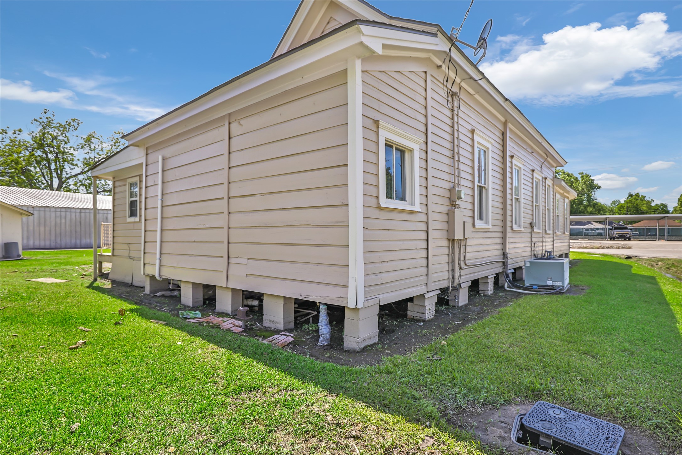 Listing photo 5