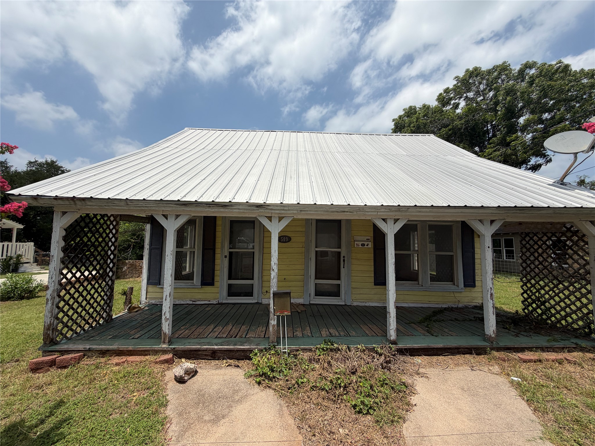 Listing photo 1