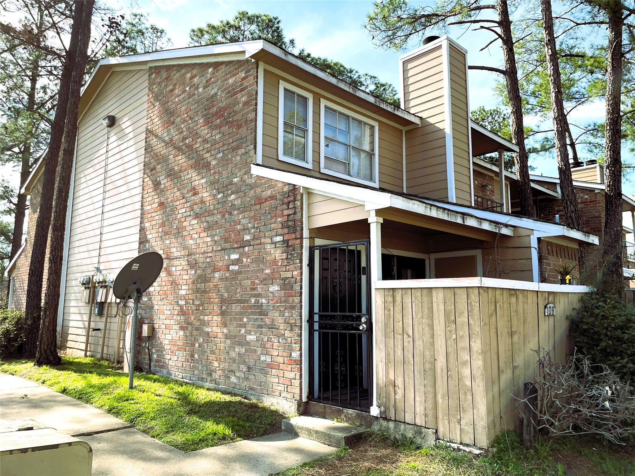Listing photo 2