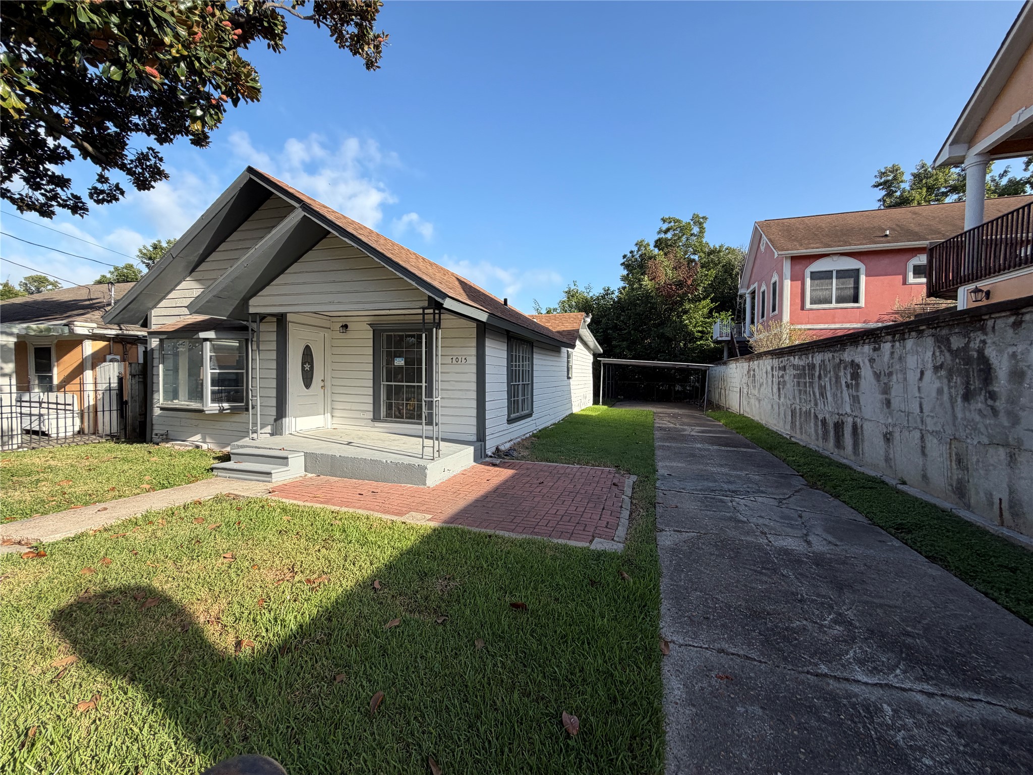 Listing photo 1