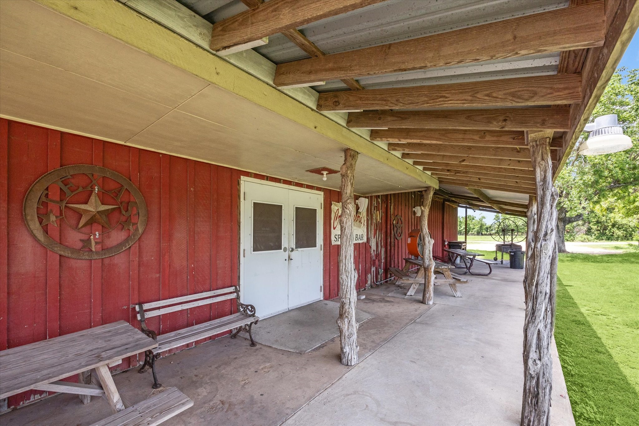 Listing photo 4