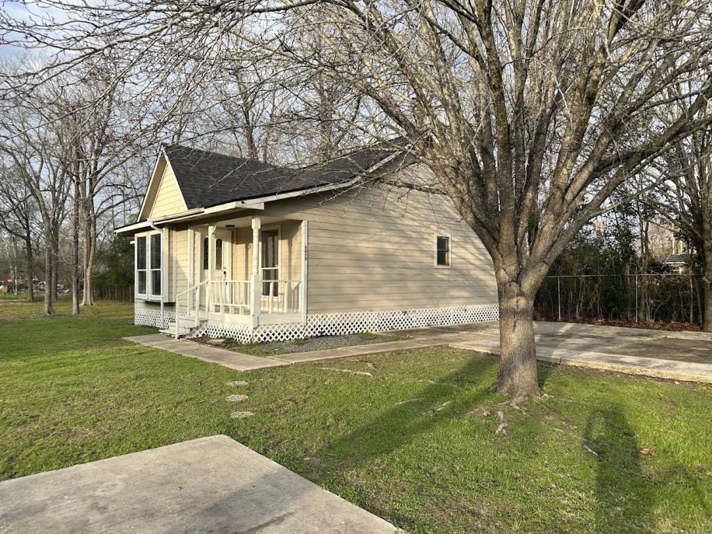 Listing photo 1