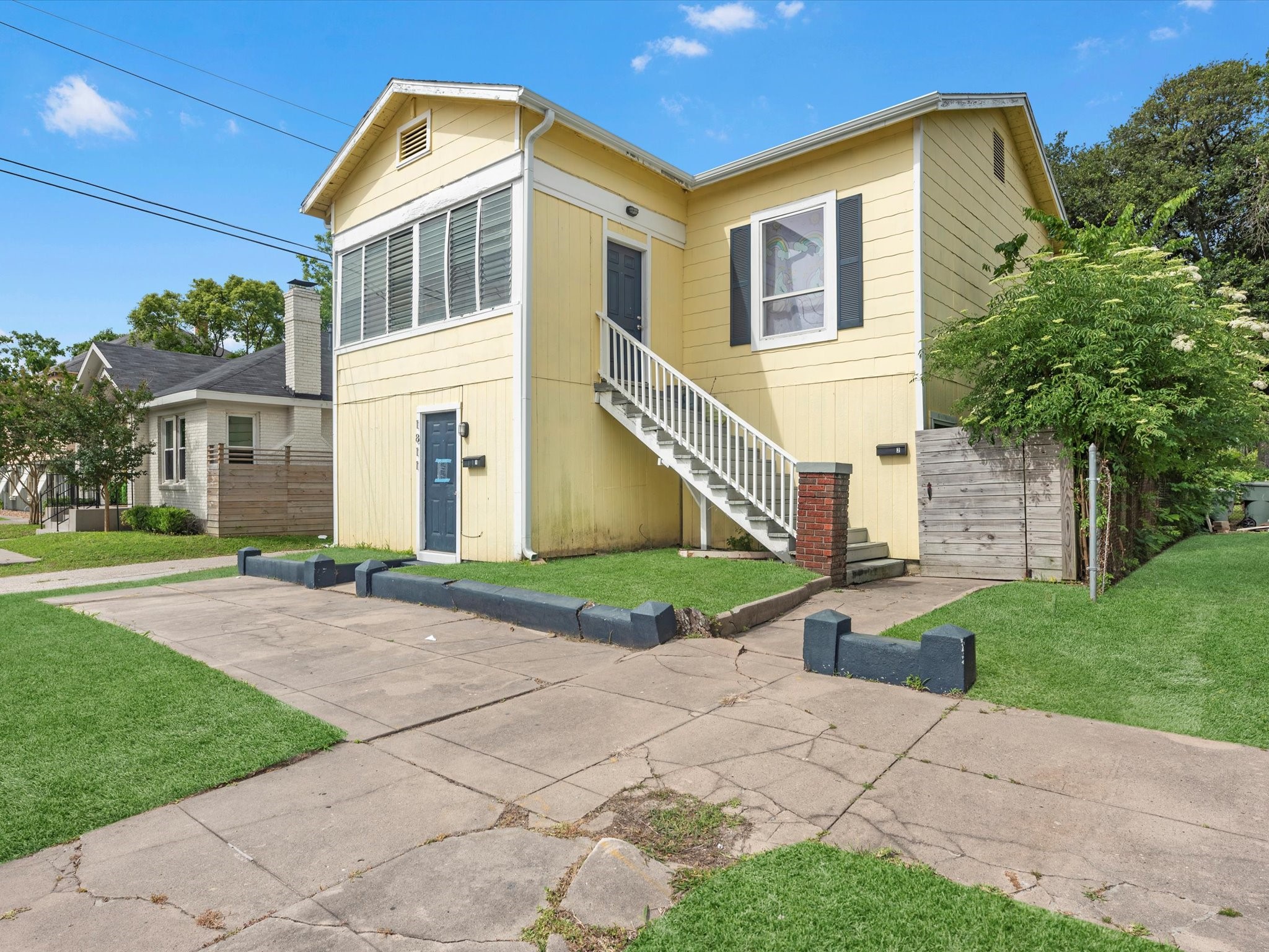 Listing photo 2