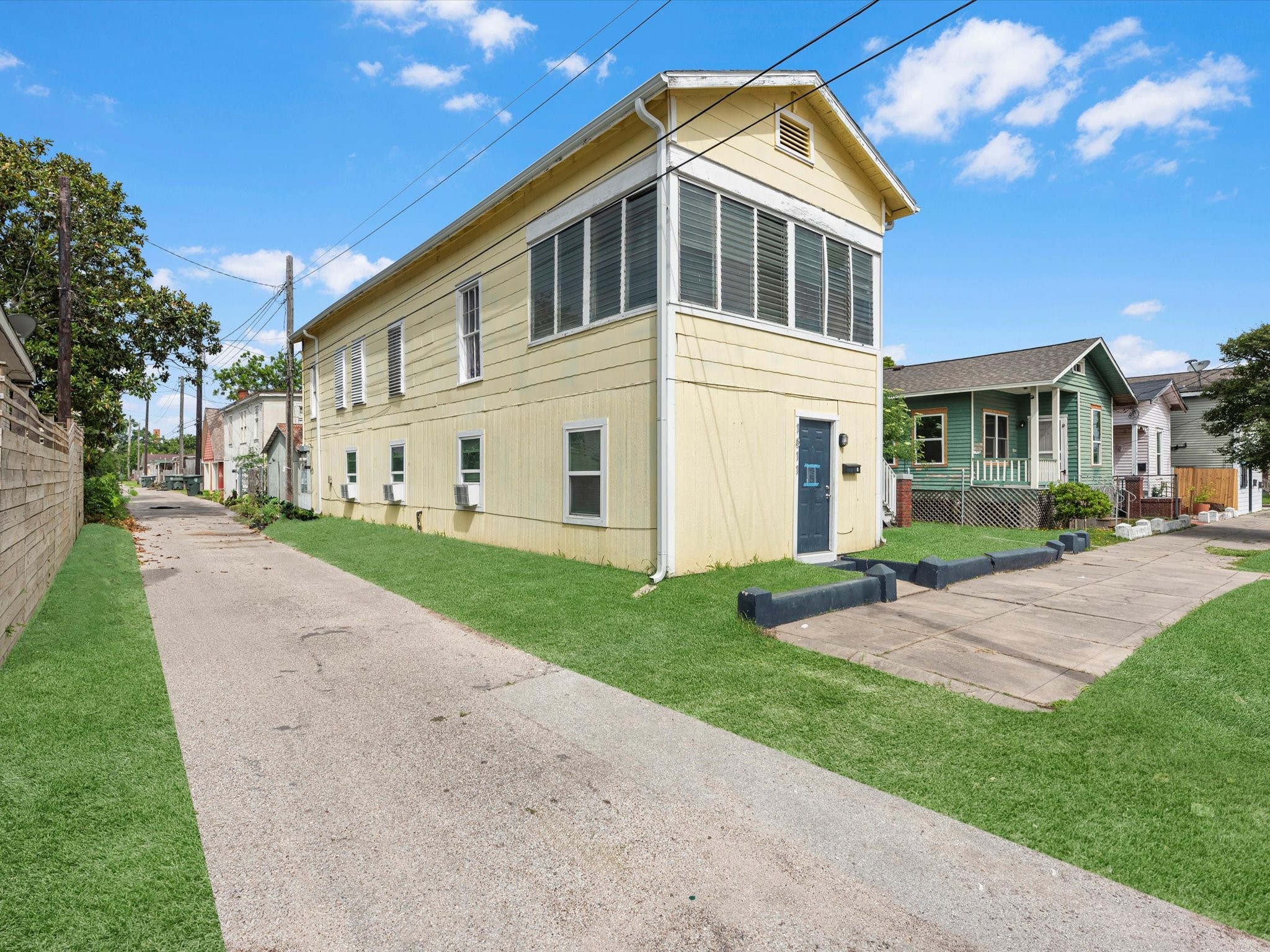 Listing photo 3