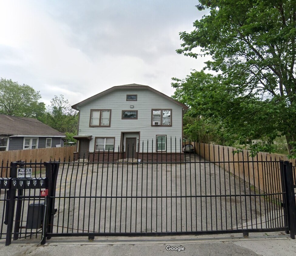 Listing photo 1