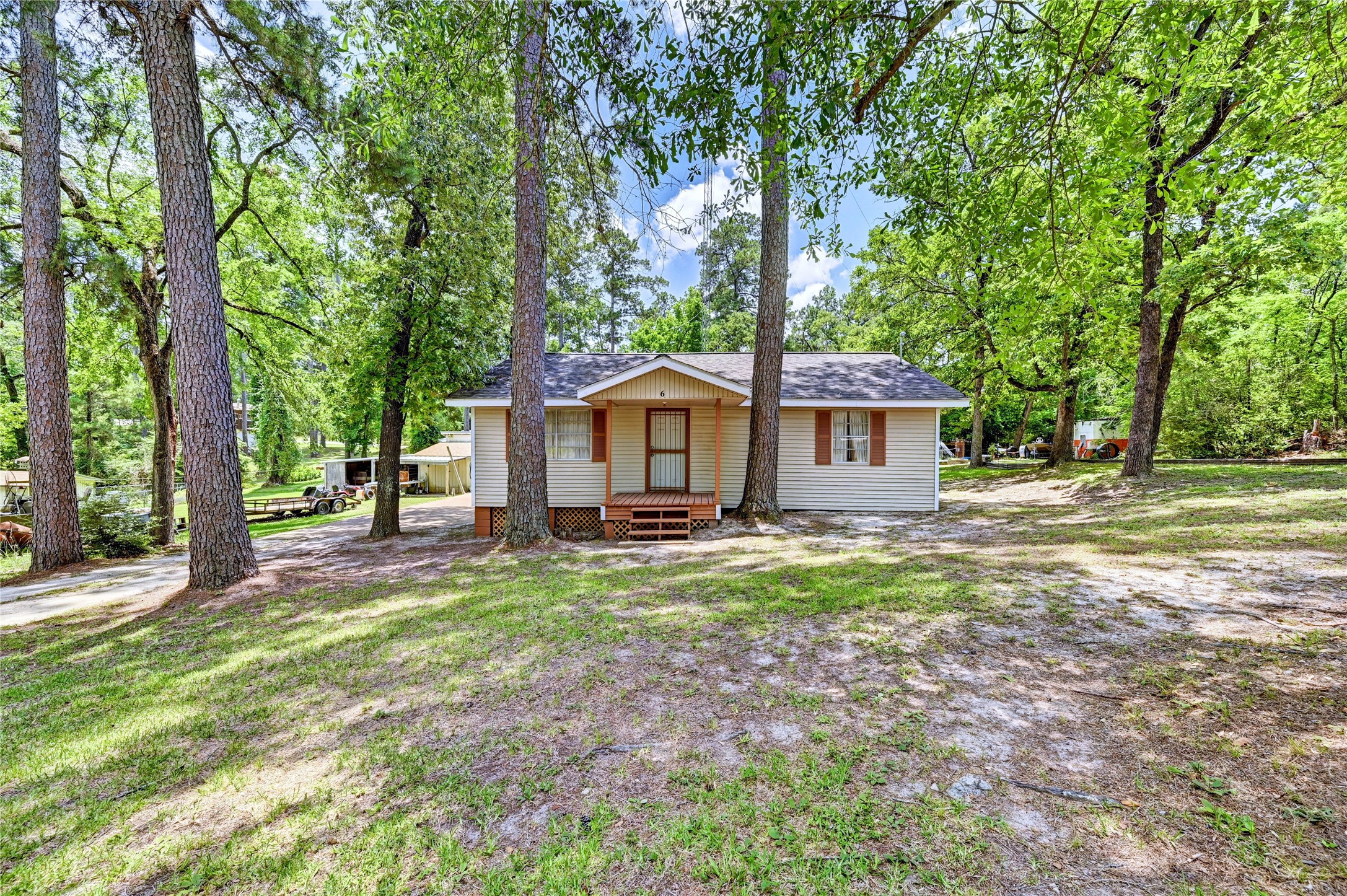 Listing photo 2
