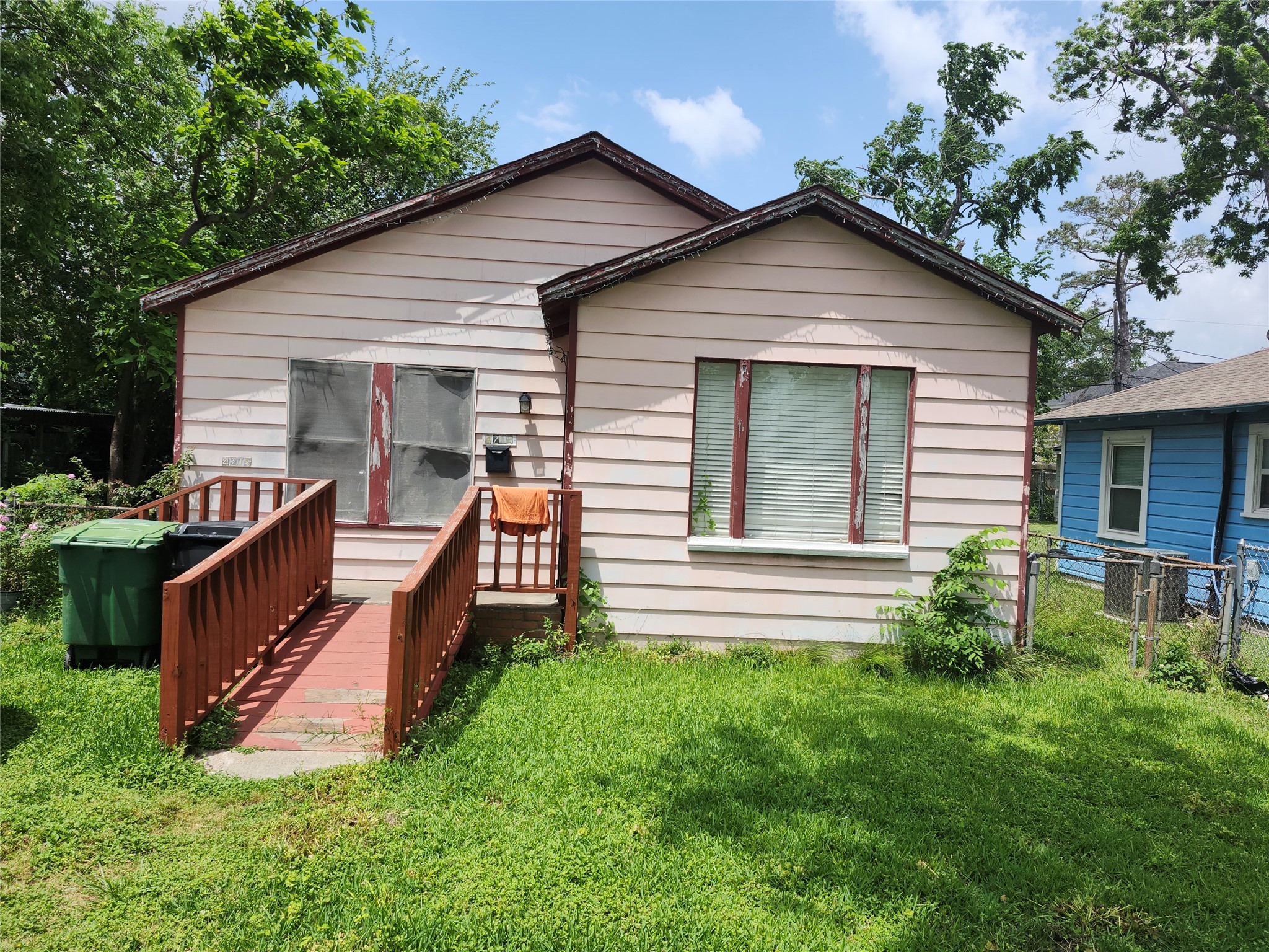 Listing photo 1