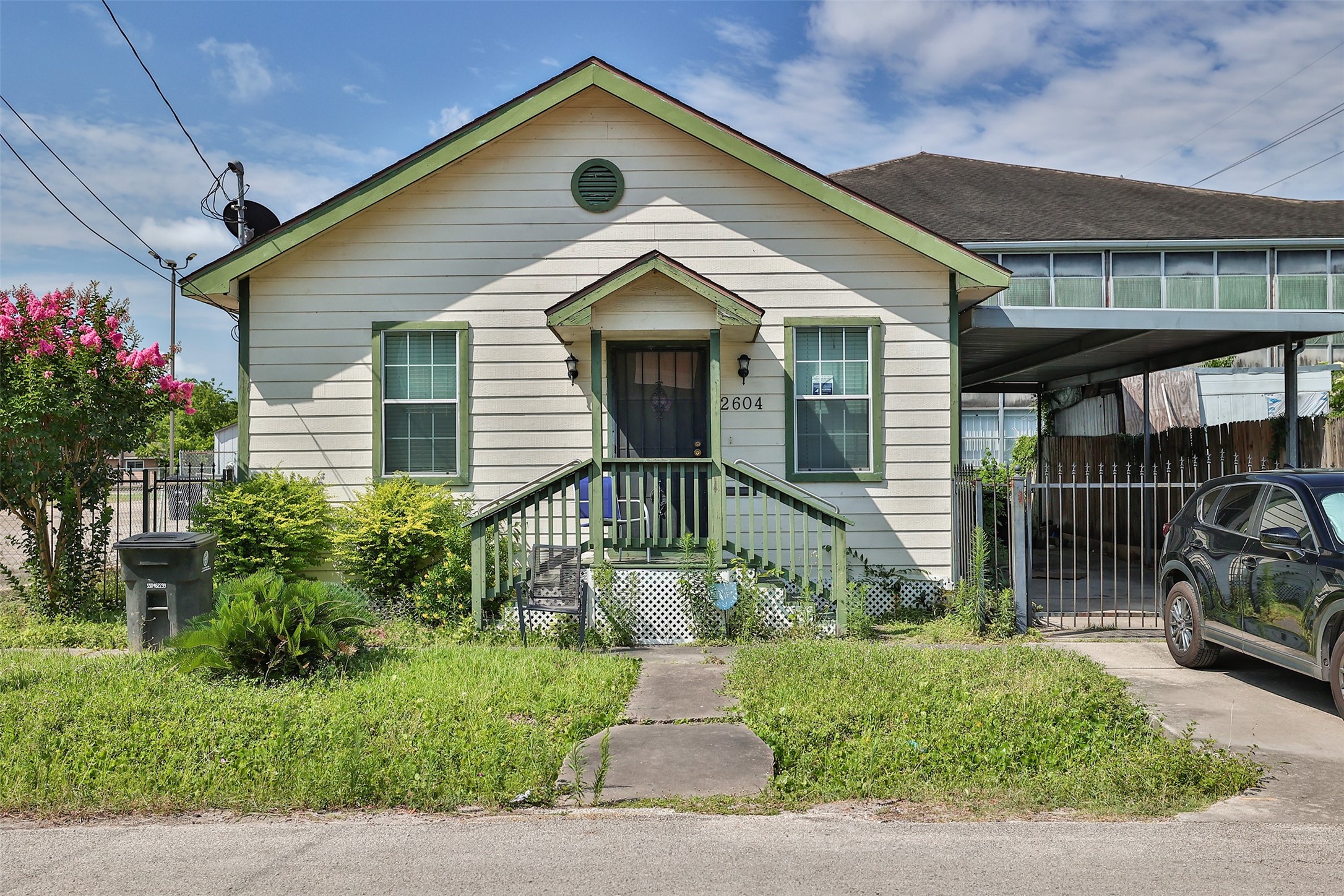 Listing photo 1