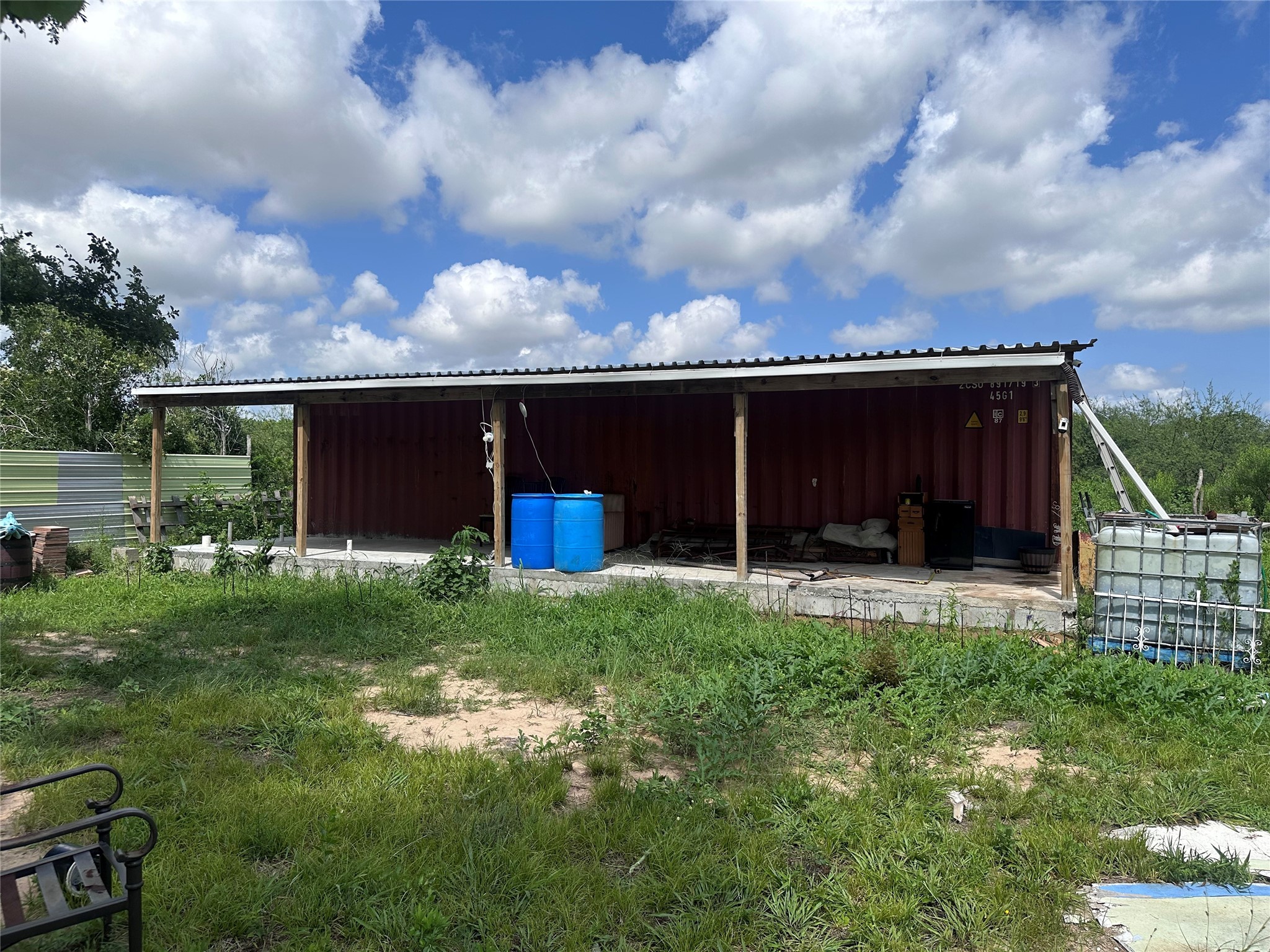 Listing photo 3