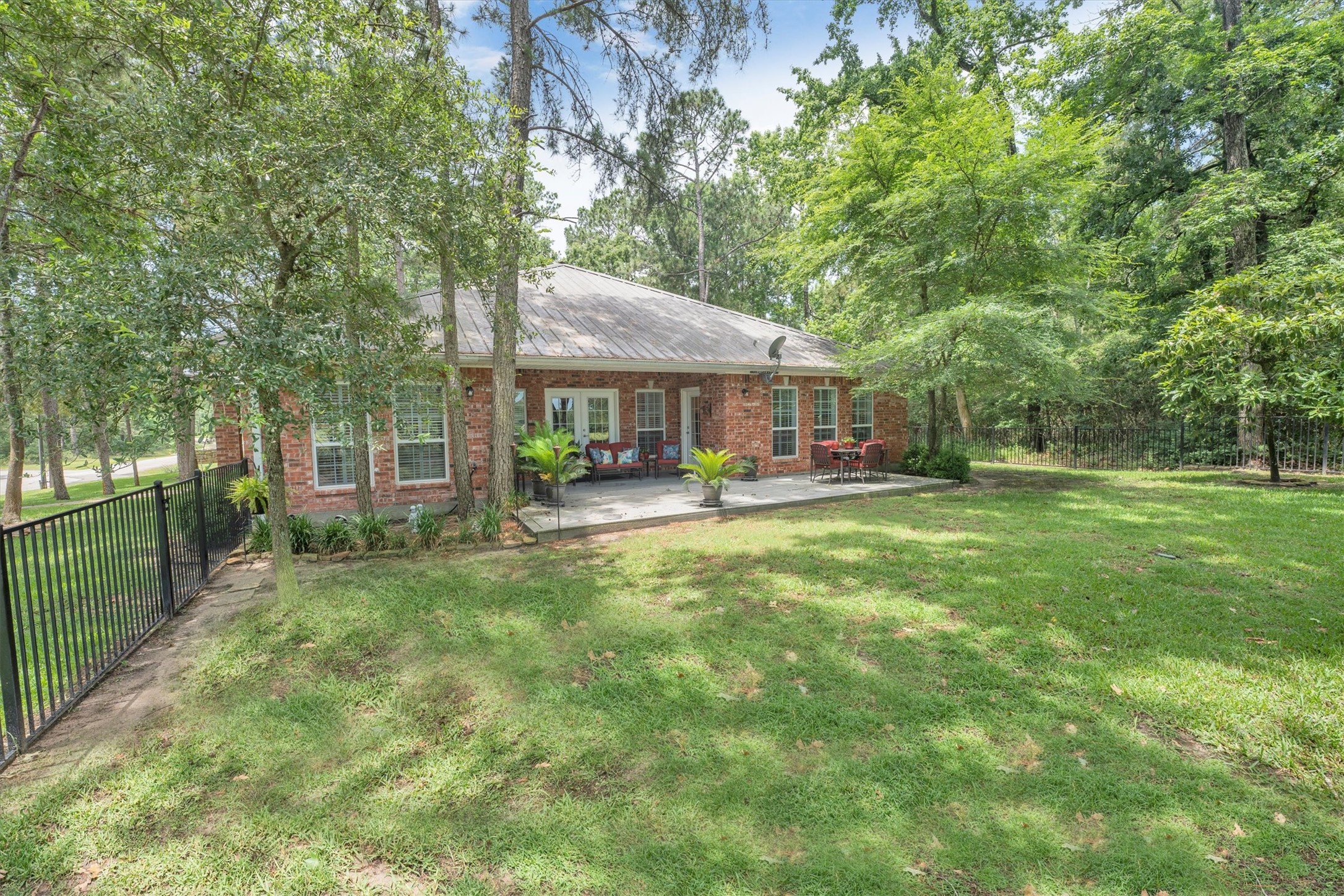 Listing photo 4