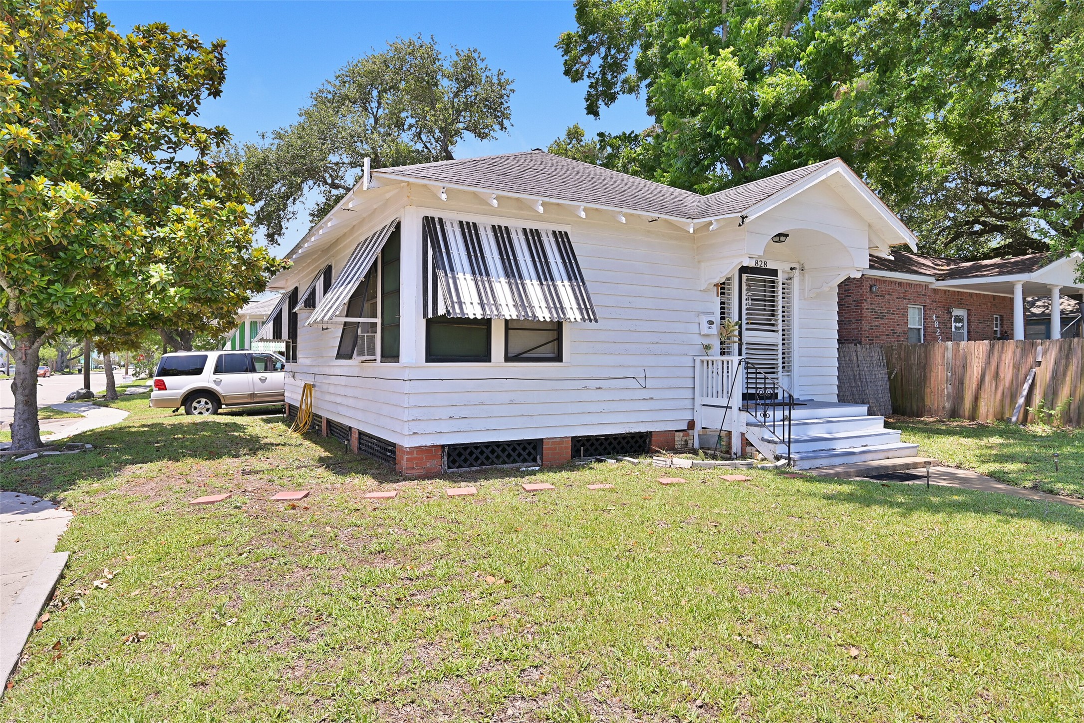 Listing photo 1