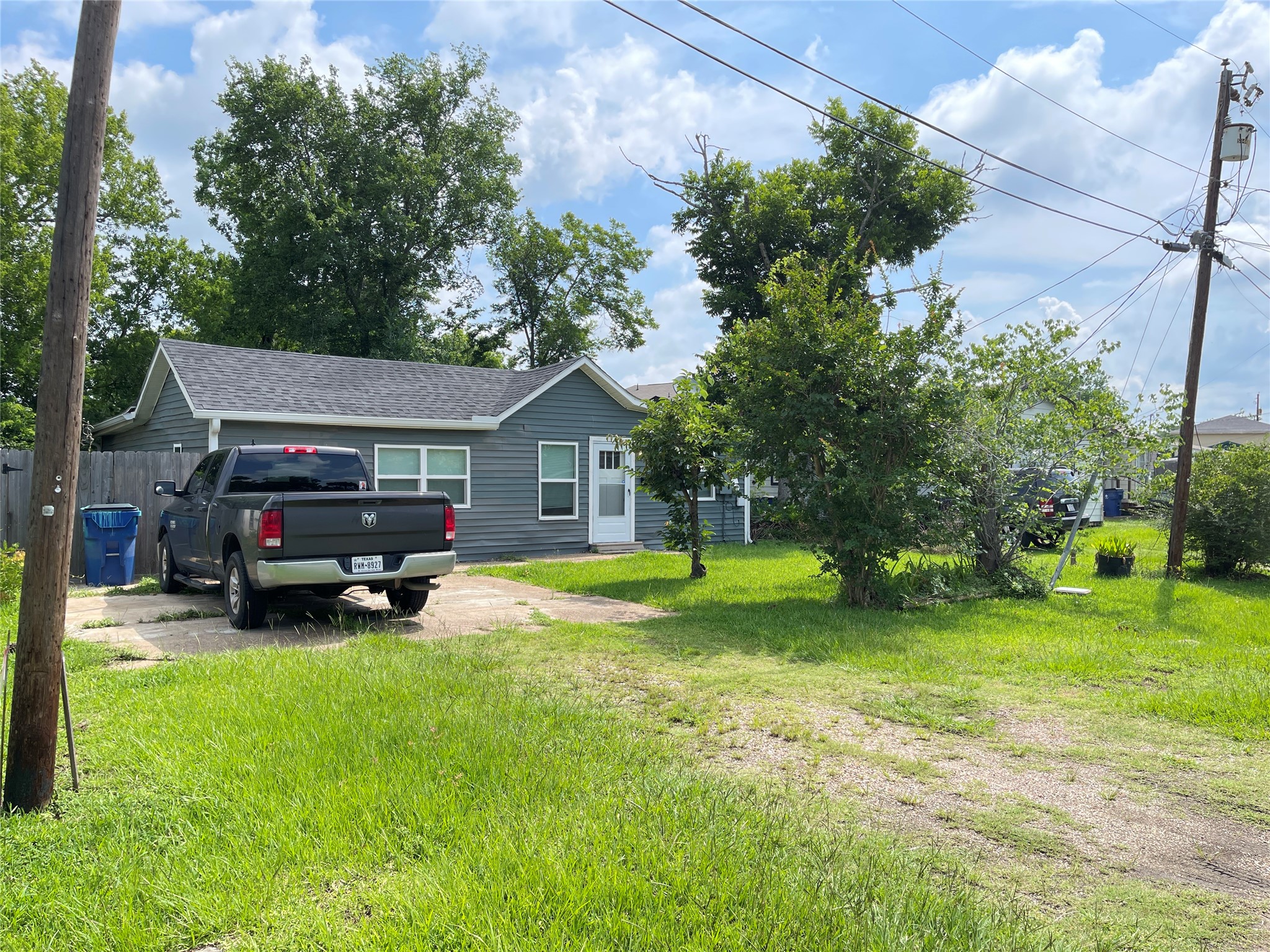 Listing photo 1