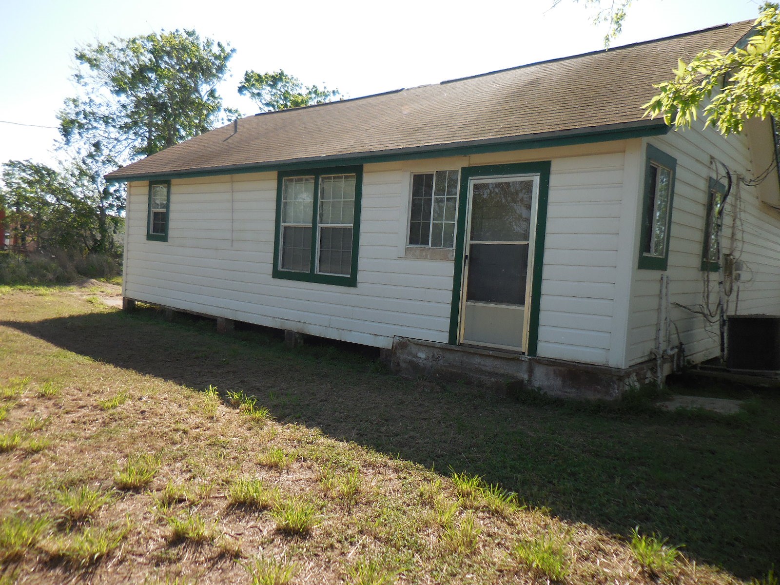 Listing photo 5