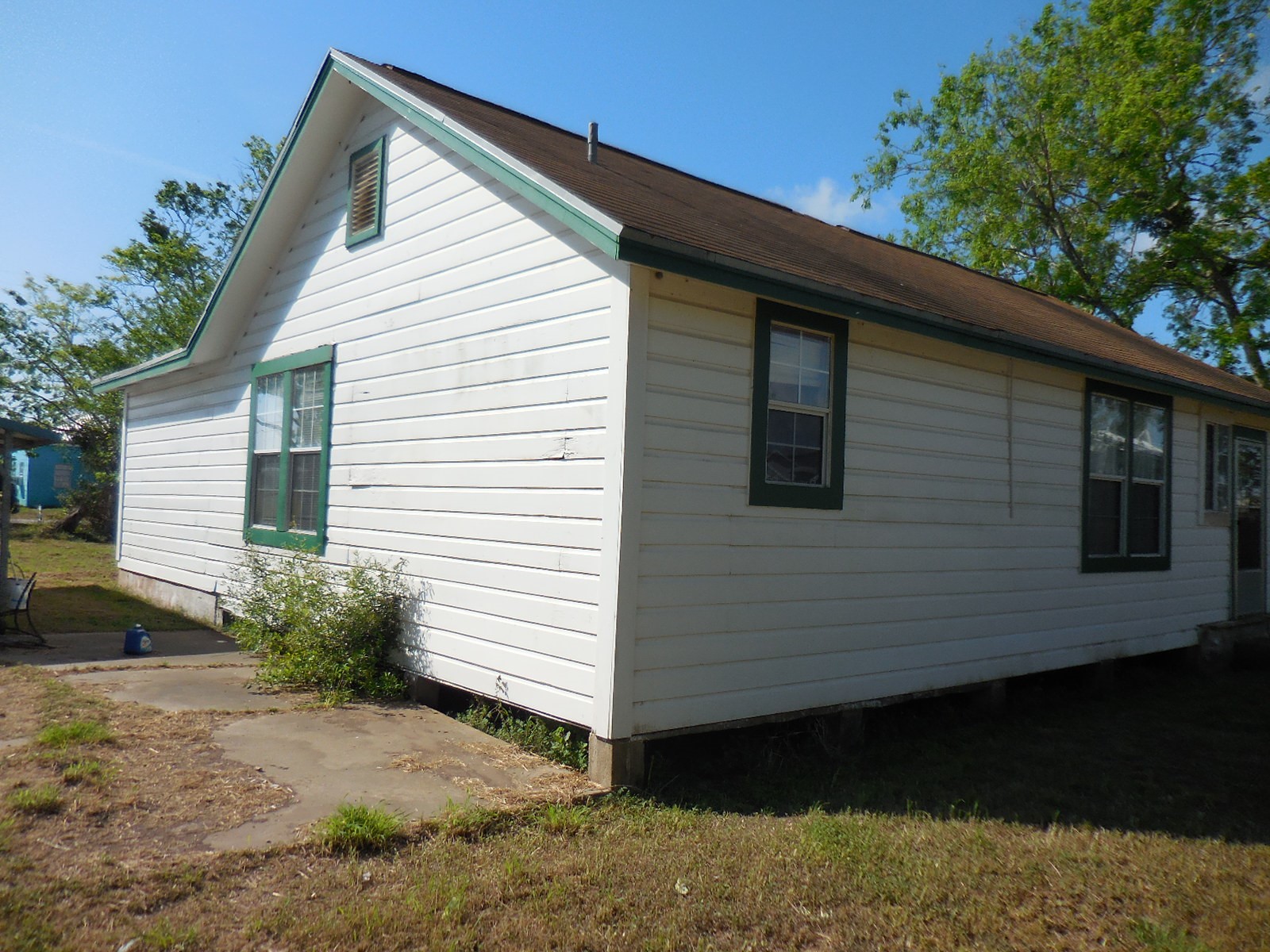 Listing photo 1