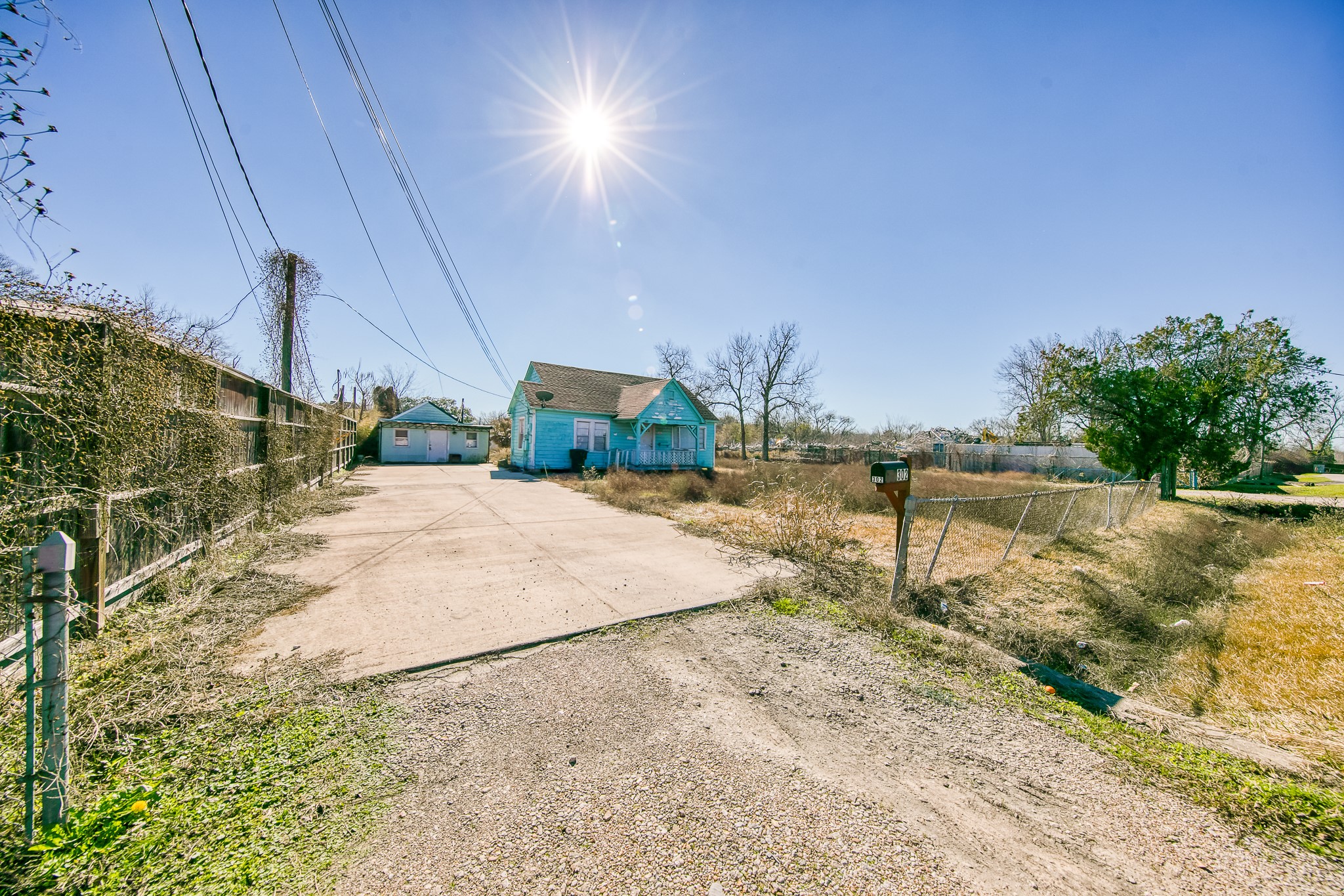 Listing photo 2