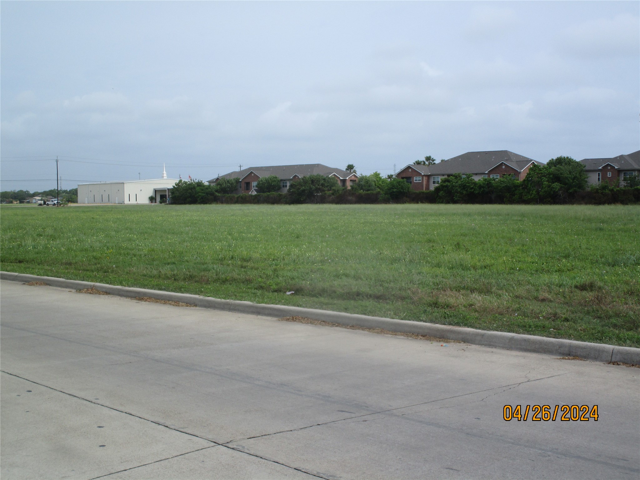 Listing photo 5