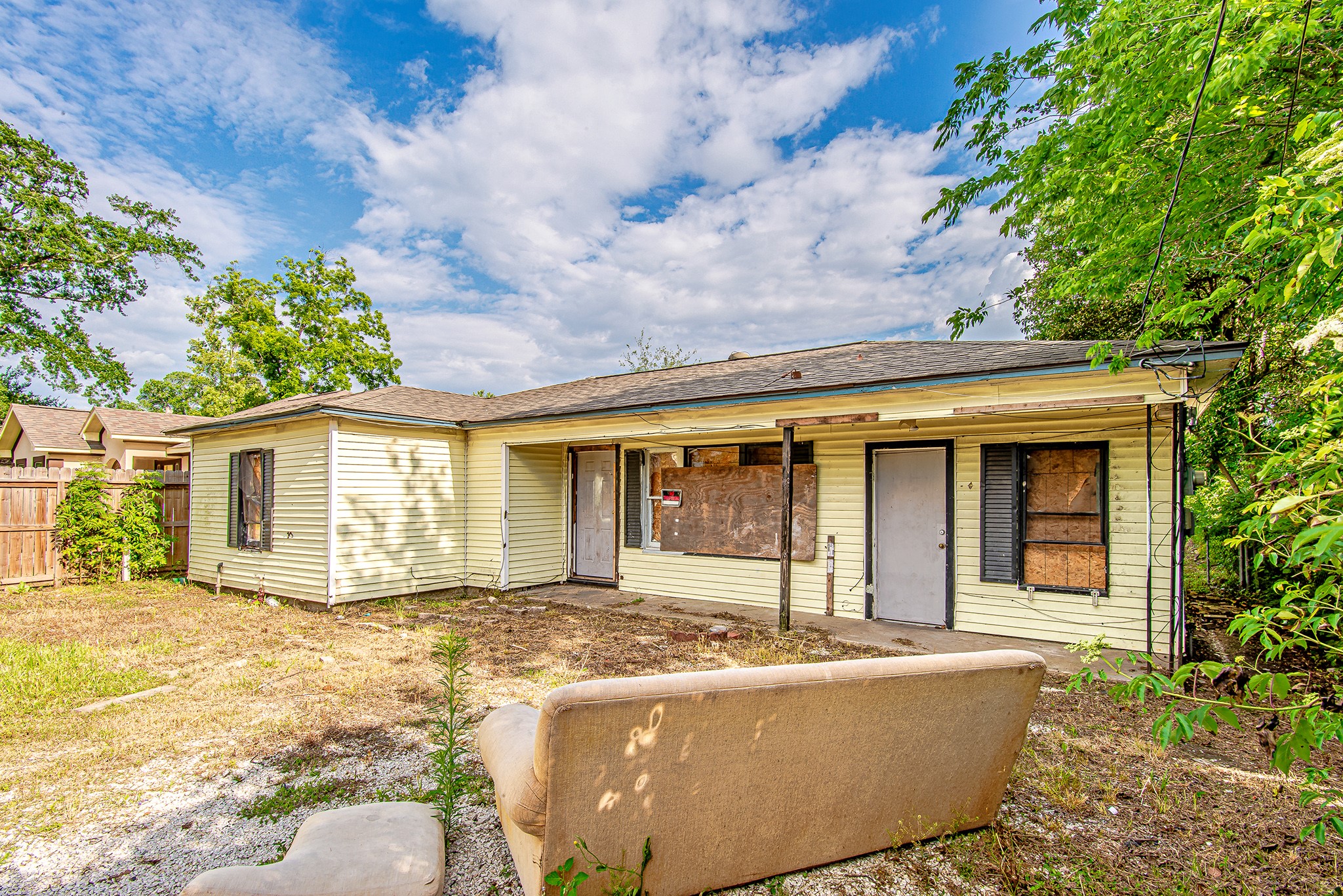Listing photo 2