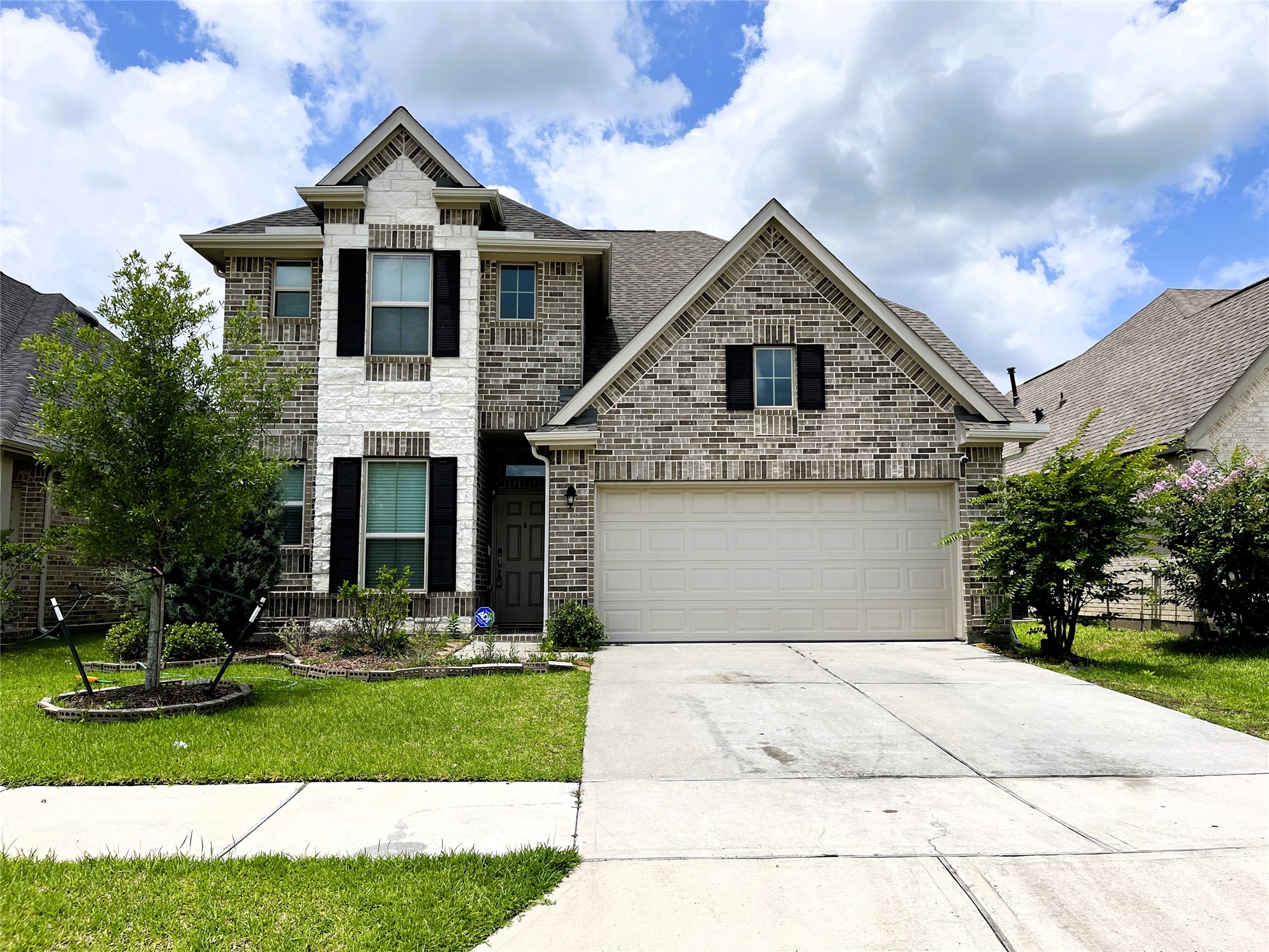 Listing photo 1